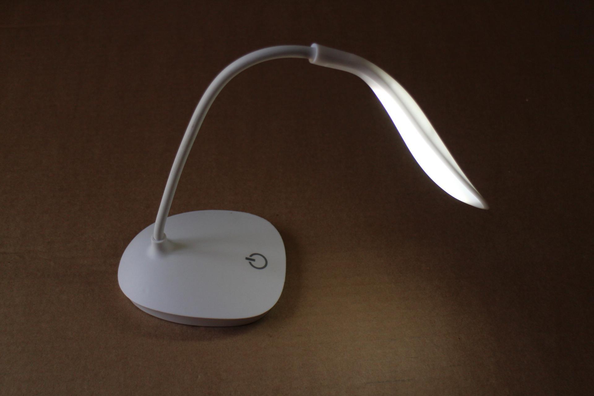 troc de troc lampe de bureau rechargeable. image 0