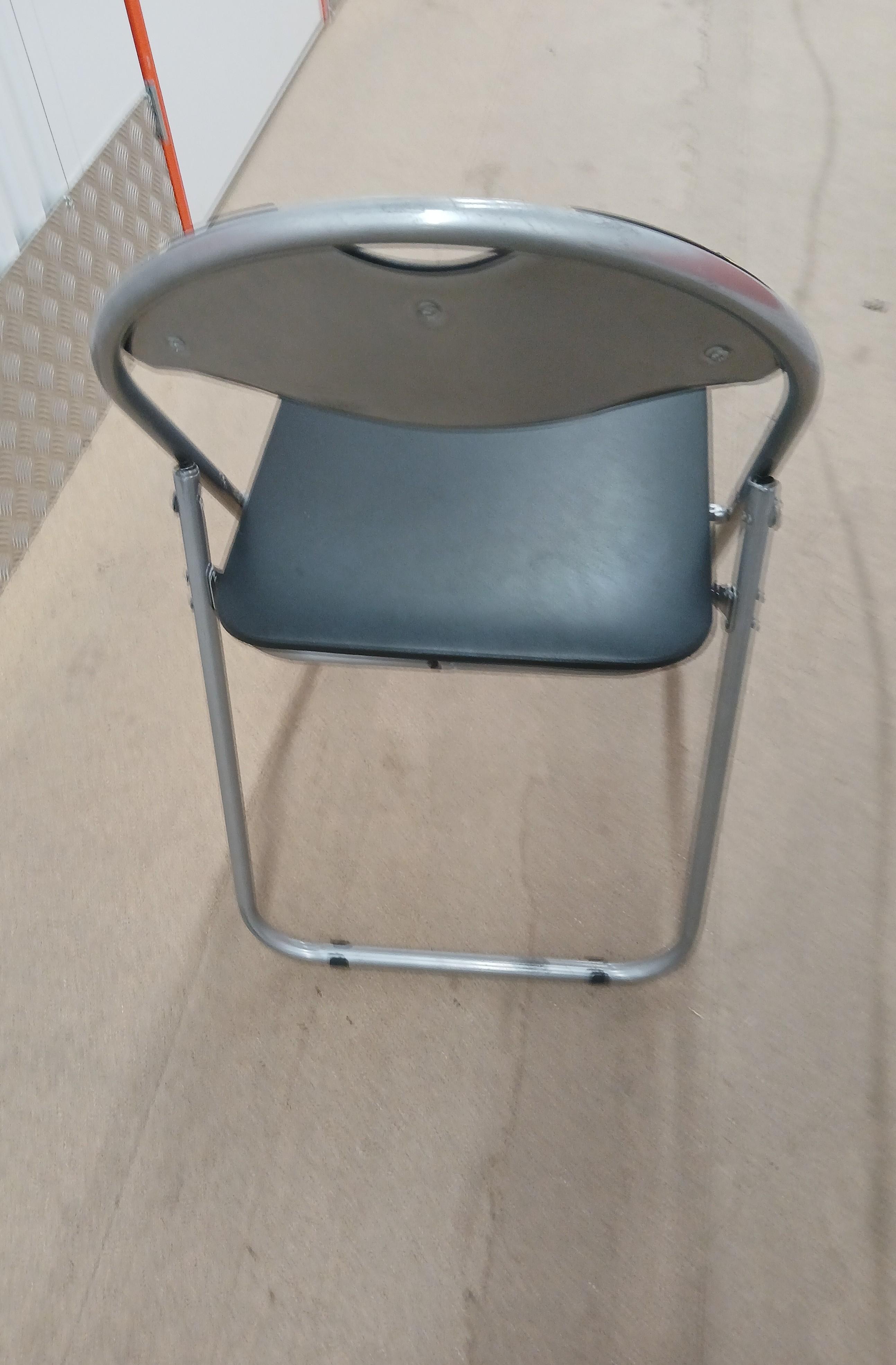 troc de troc chaise pliante en l'état image 1