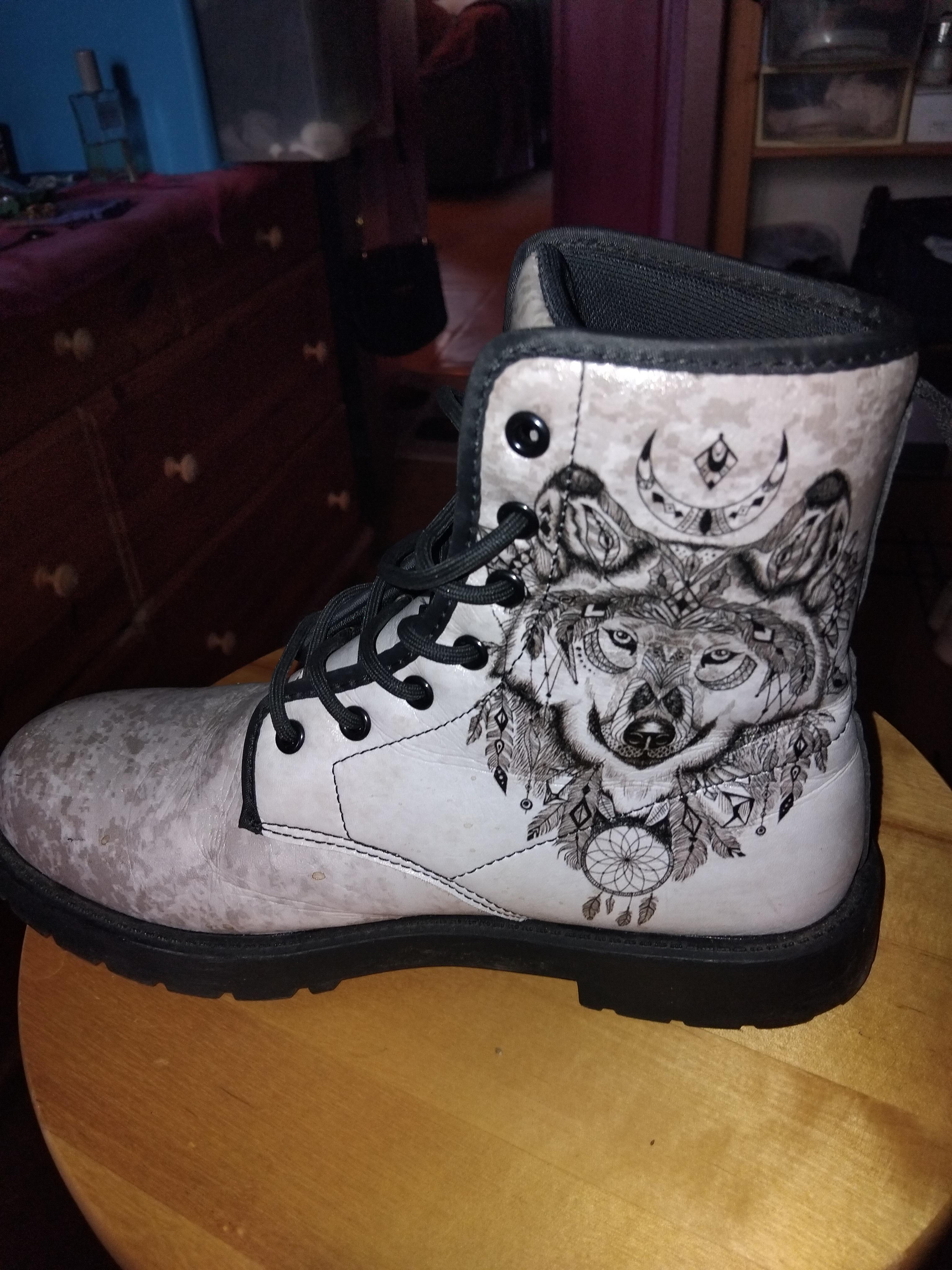 troc de troc bottines tbe 39 loup blanches et noires image 0