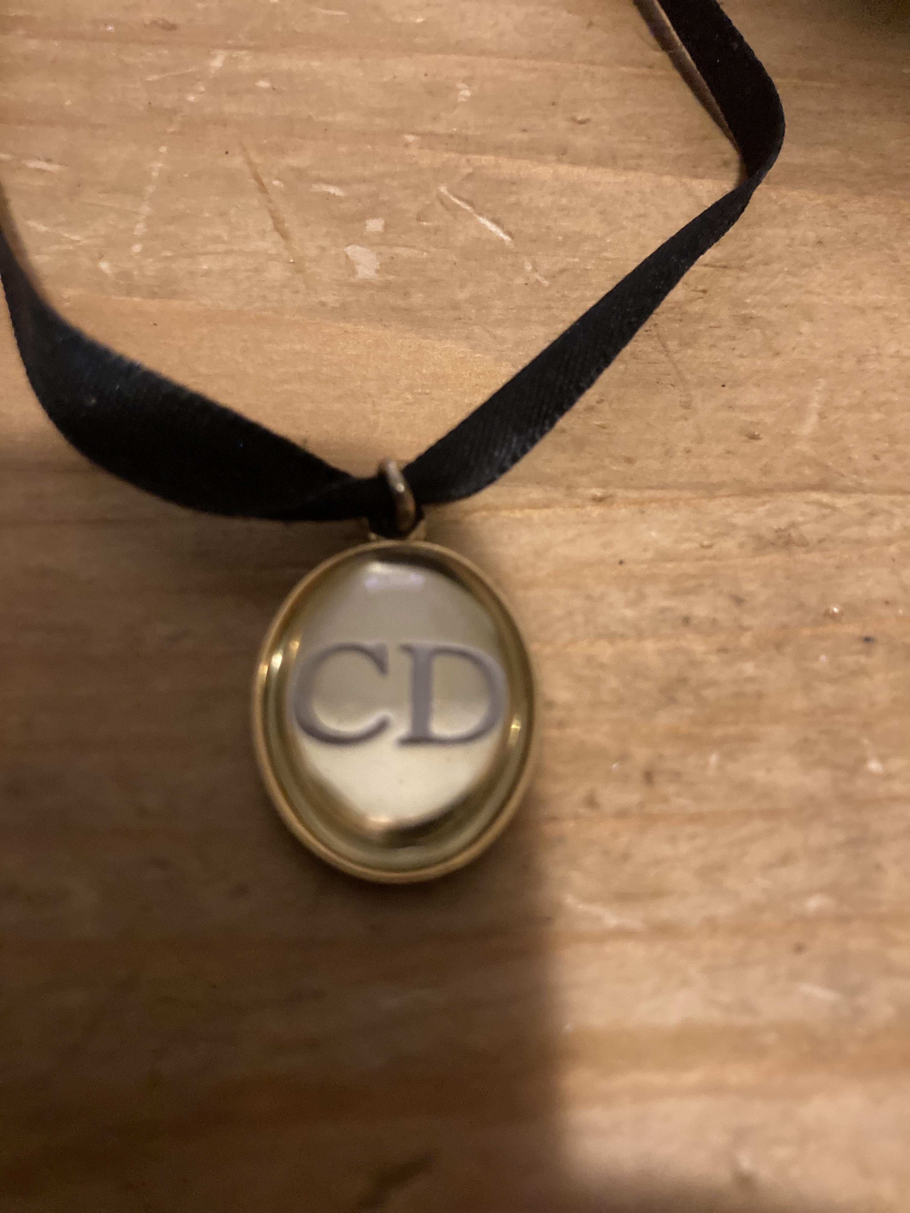 troc de troc pendentif christian dior image 0