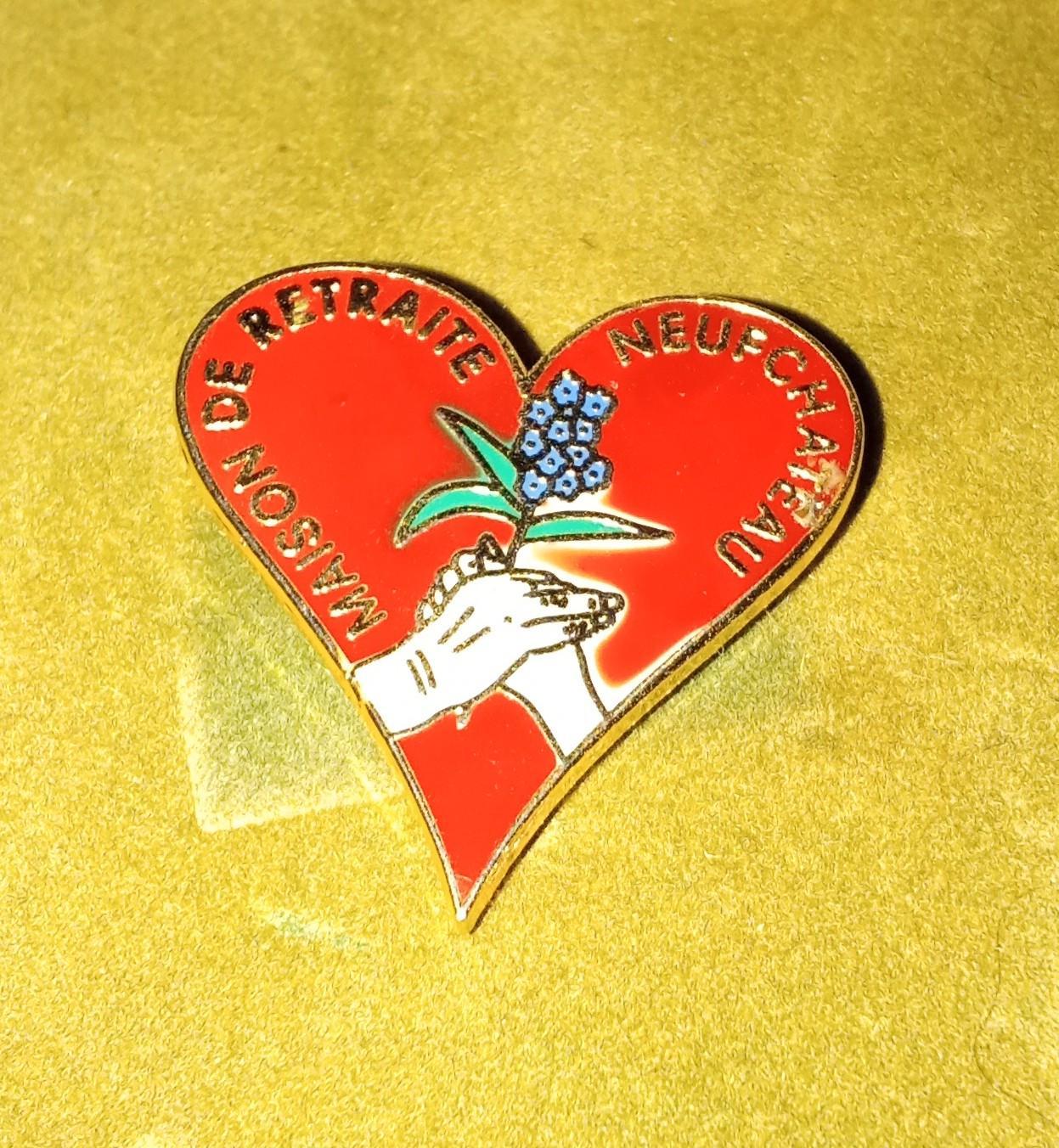 troc de troc pin's avec attache image 0