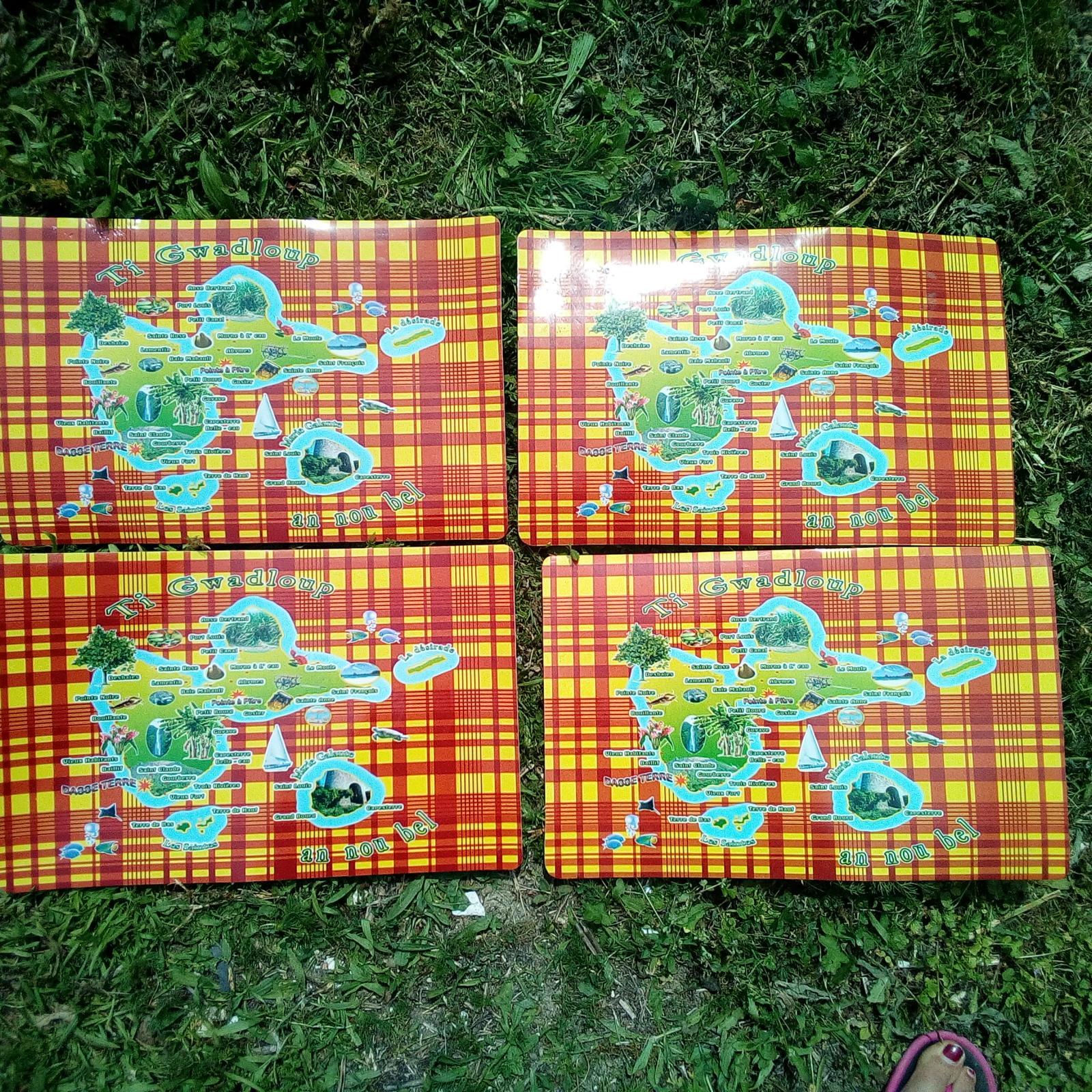 troc de troc lot sets de table image 0