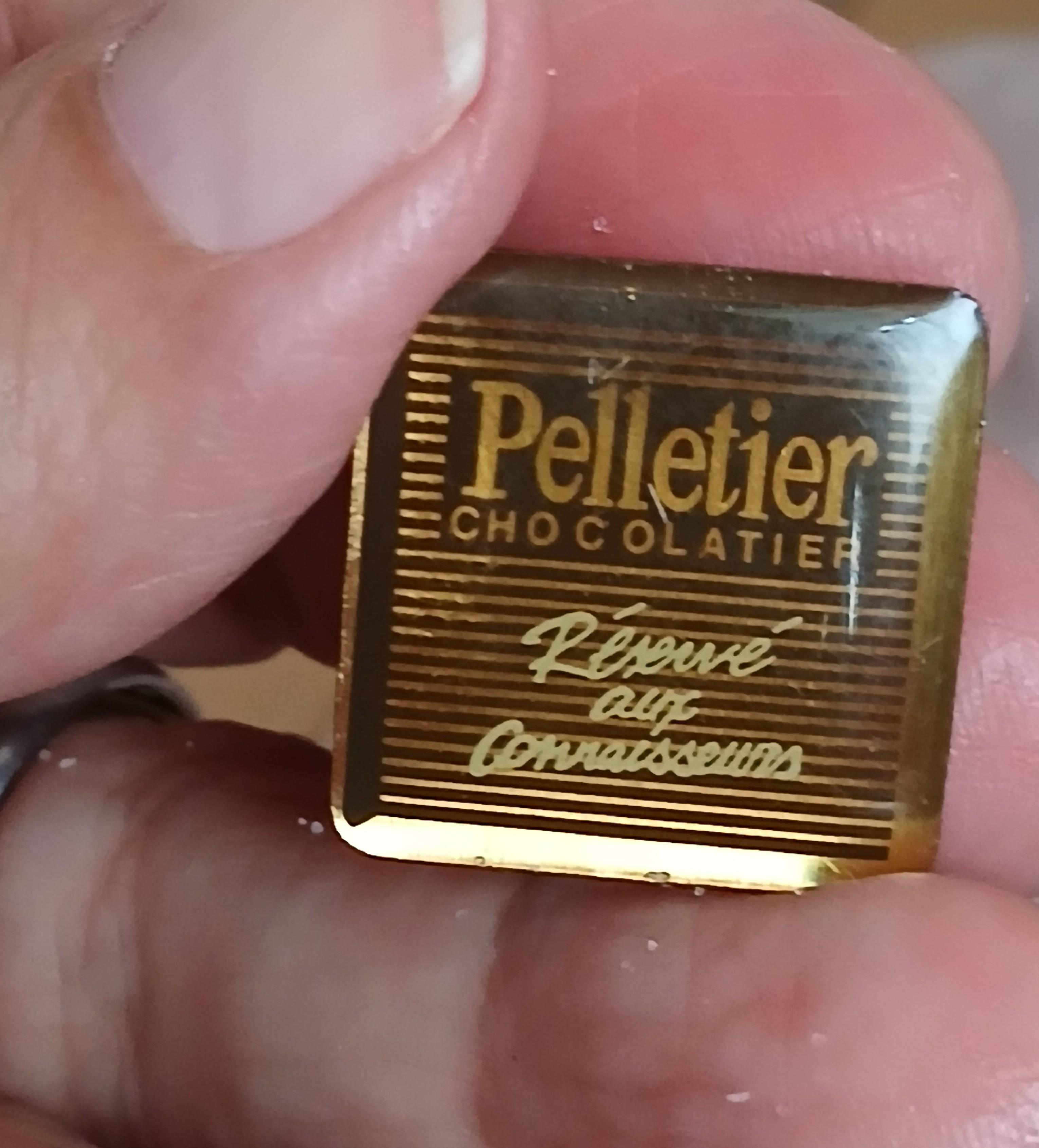 troc de troc reserver. pins ' pelletier chocolatier " image 0