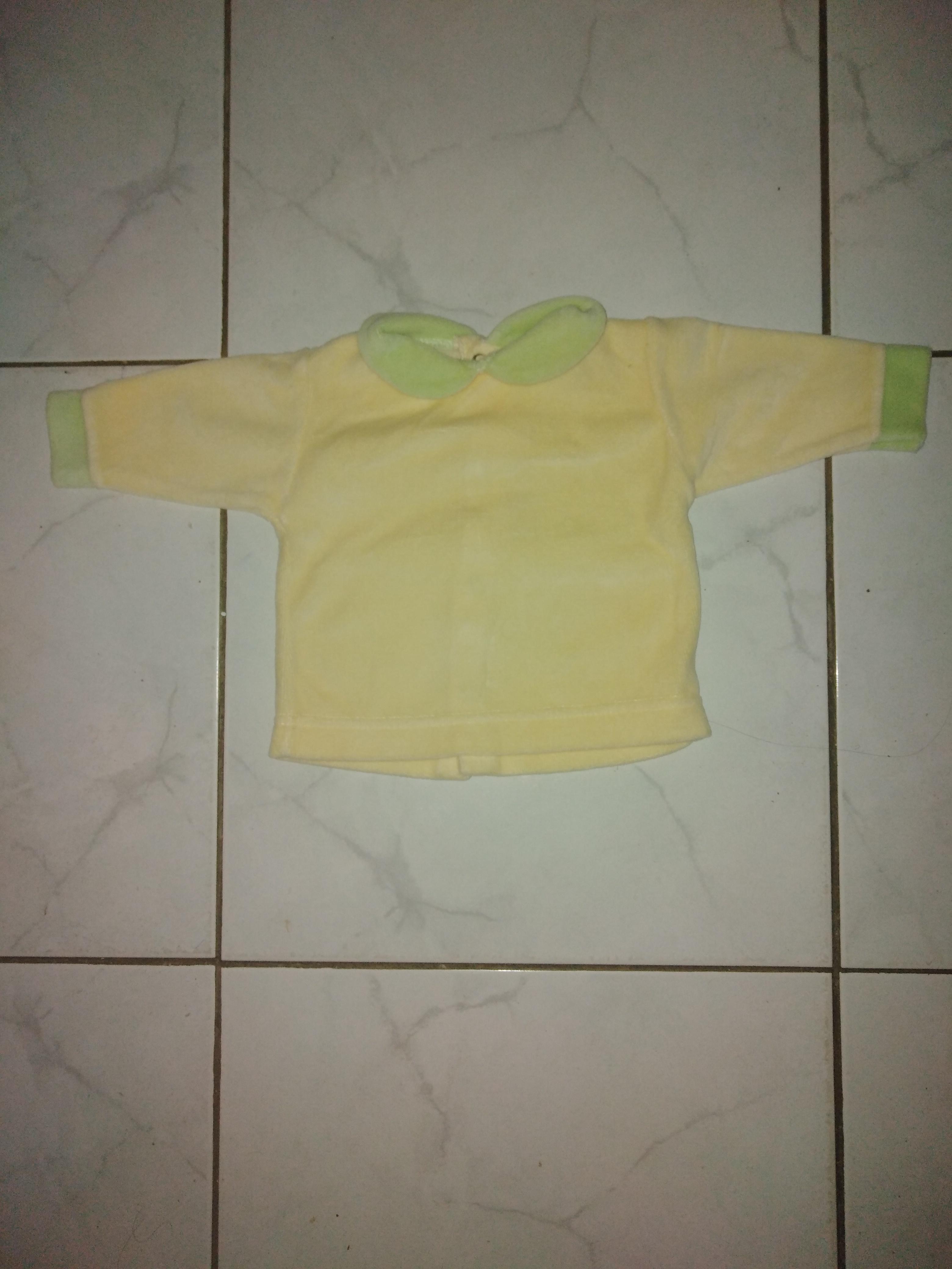 troc de troc pull jaune et vert 1 mois image 0