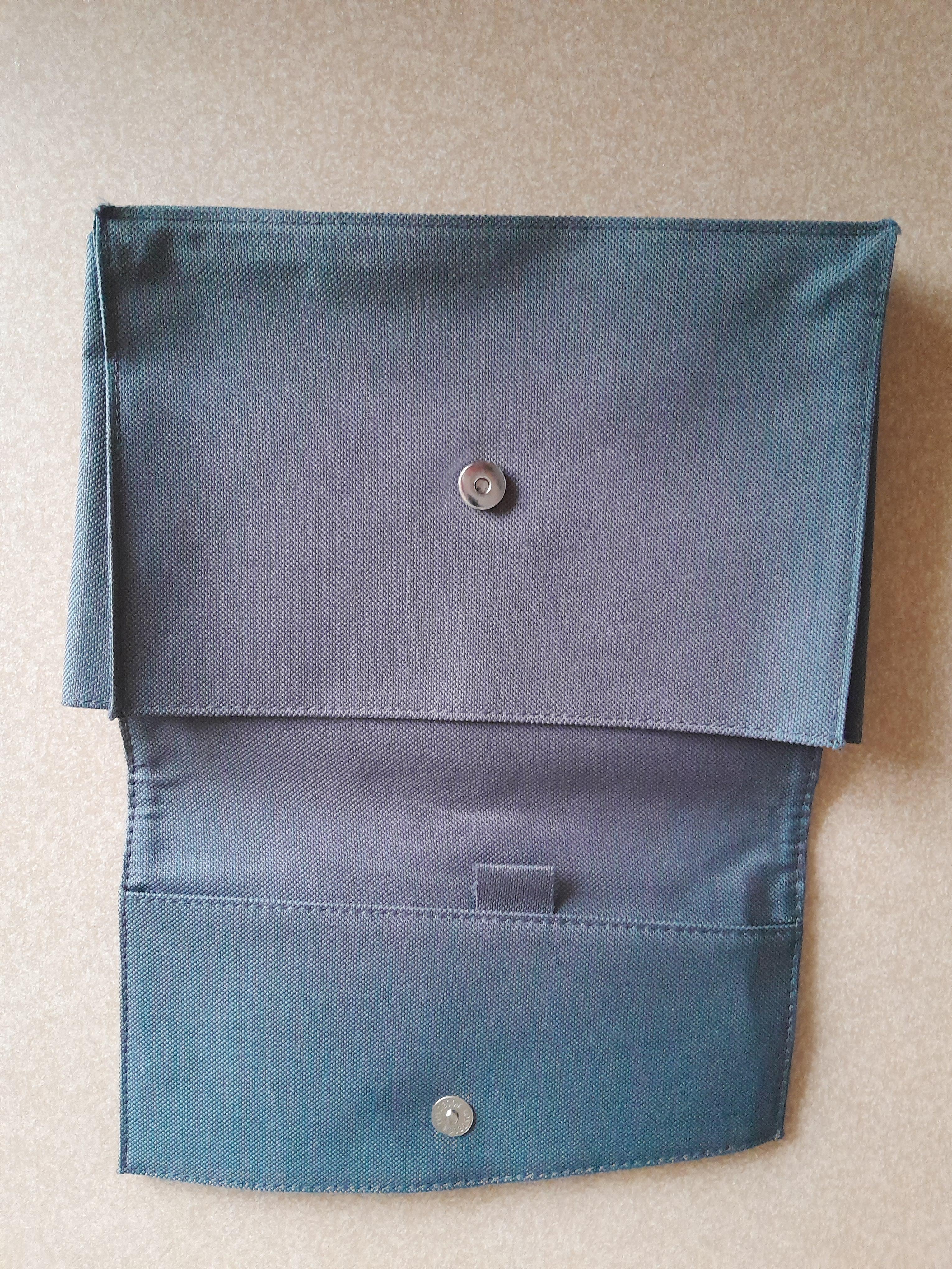 troc de troc pochette renault  neuve pour documents image 1