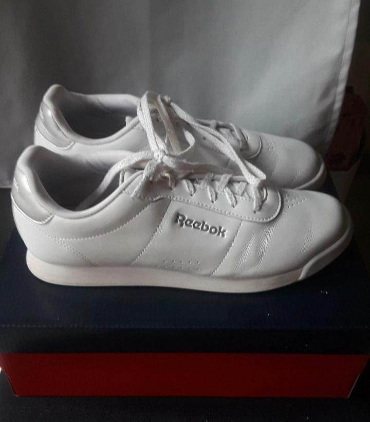 troc de troc réservé-chaussures reebok t42 image 0