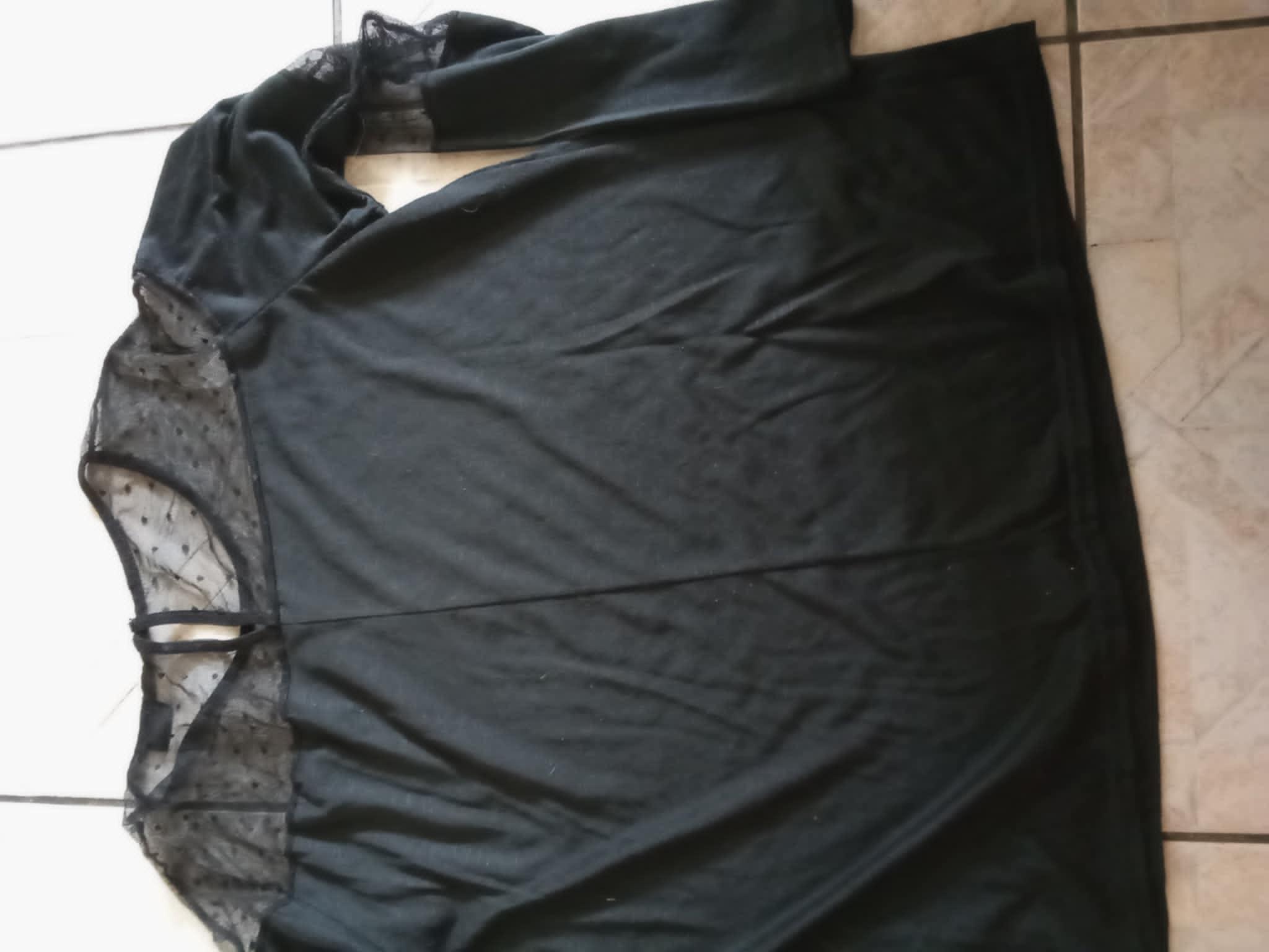 troc de troc tunique noir taille 46/48  marque influx   haut dentelle image 1