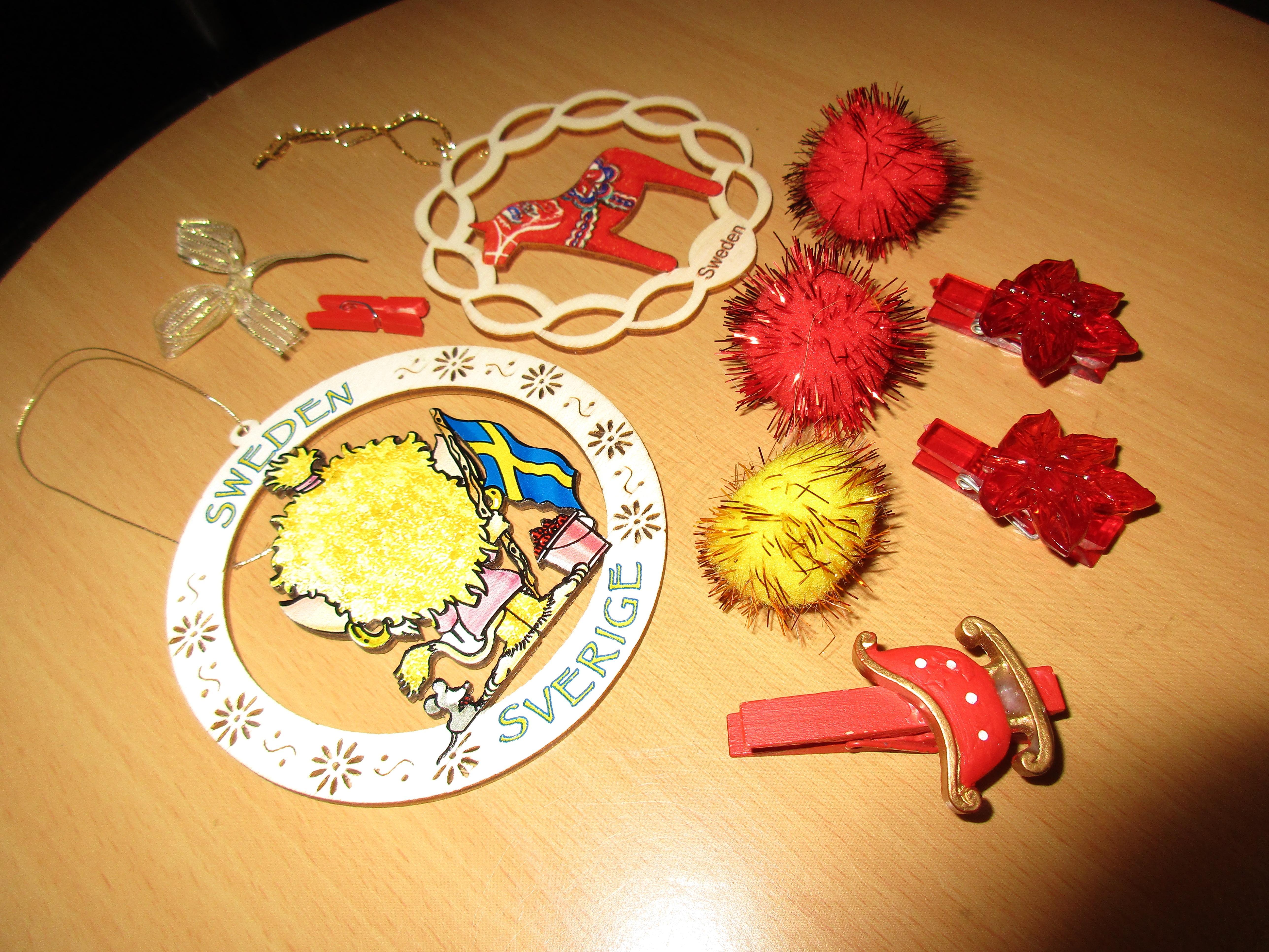 troc de troc lot noël(décos,pompons,pinces) image 1