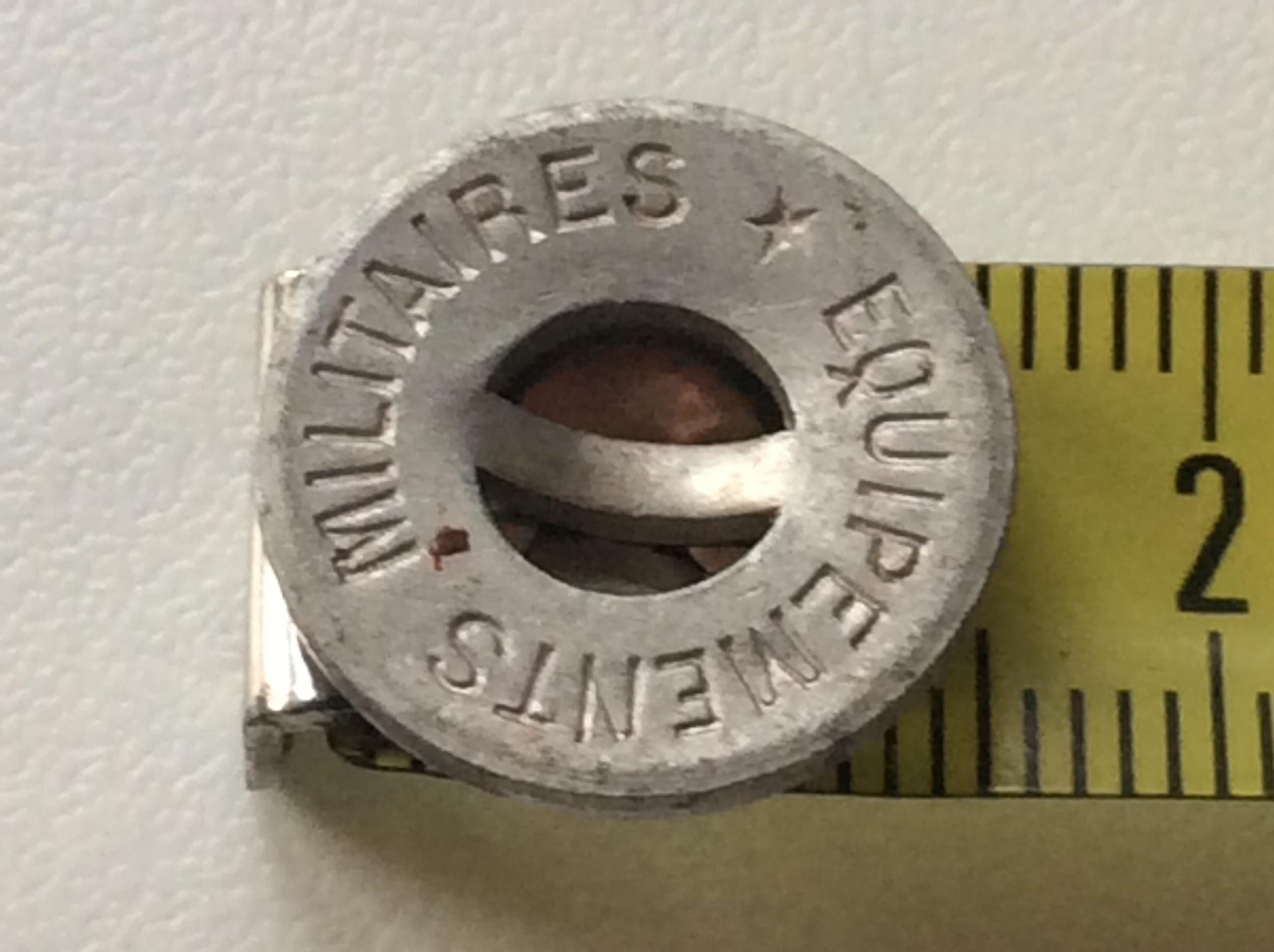 troc de troc bouton armée française équipements militaires 1,5 cm alu image 0