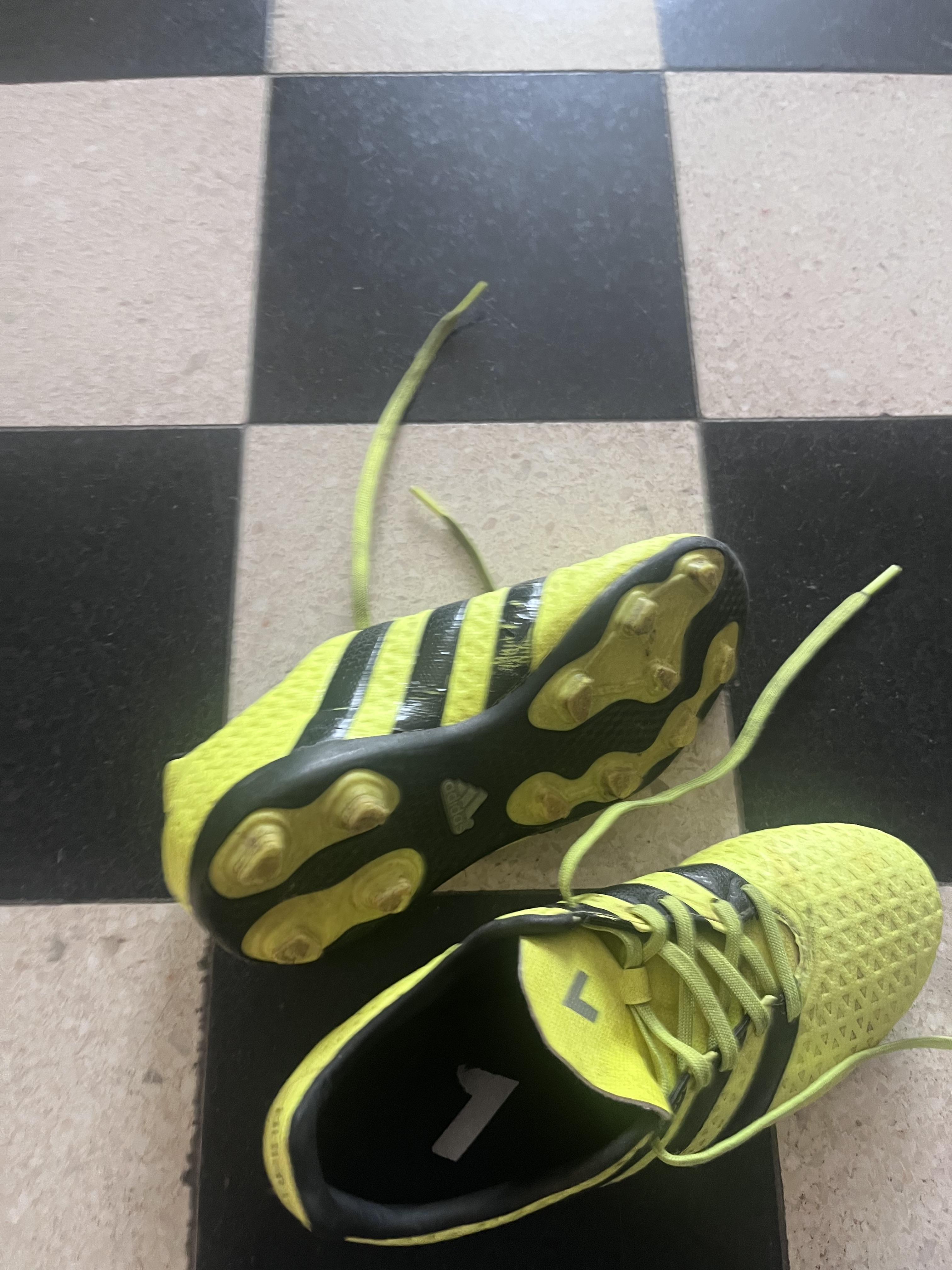 troc de troc chaussure foot pointure 36 image 1