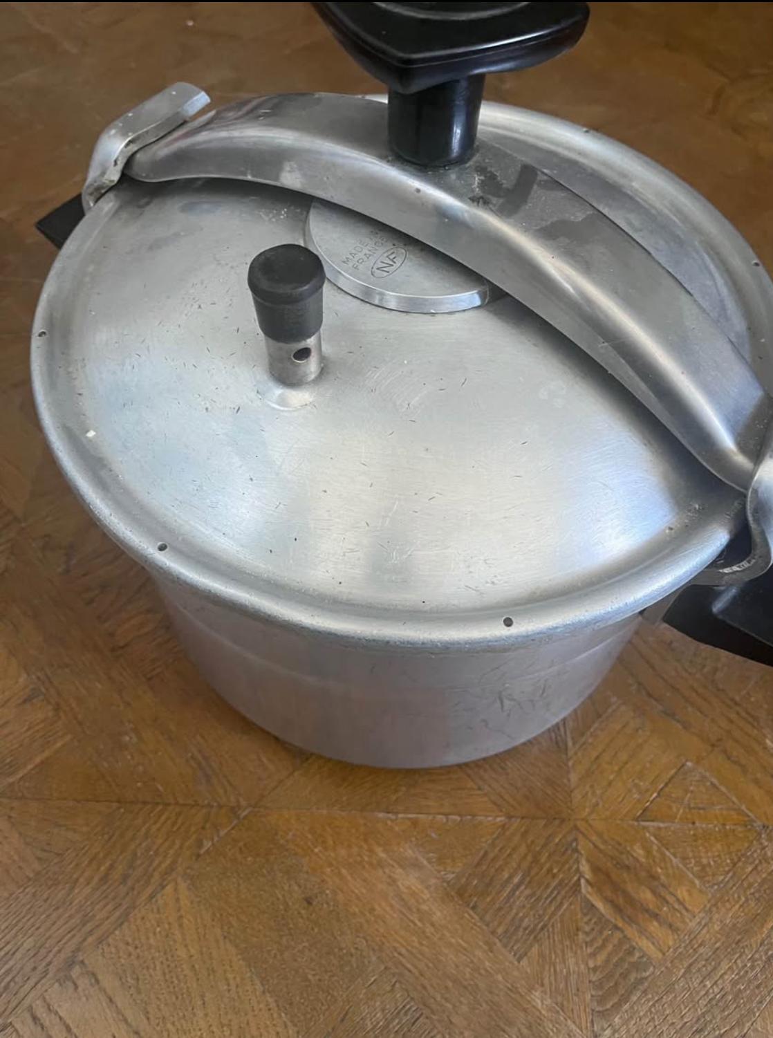 troc de troc ancienne cocotte minute seb image 0