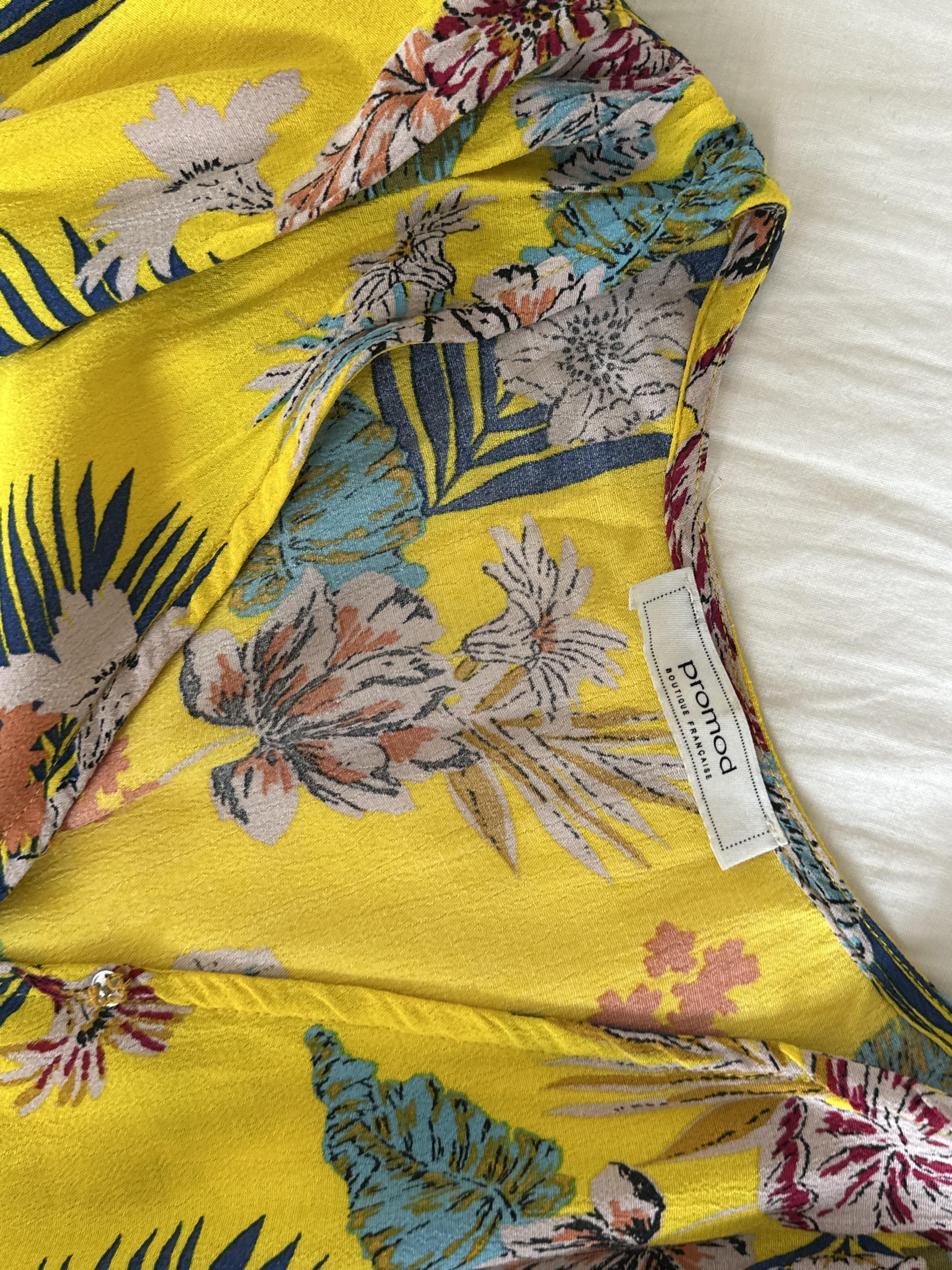 troc de troc robe longue jaune tropicale fleurie – fluide et légère image 2