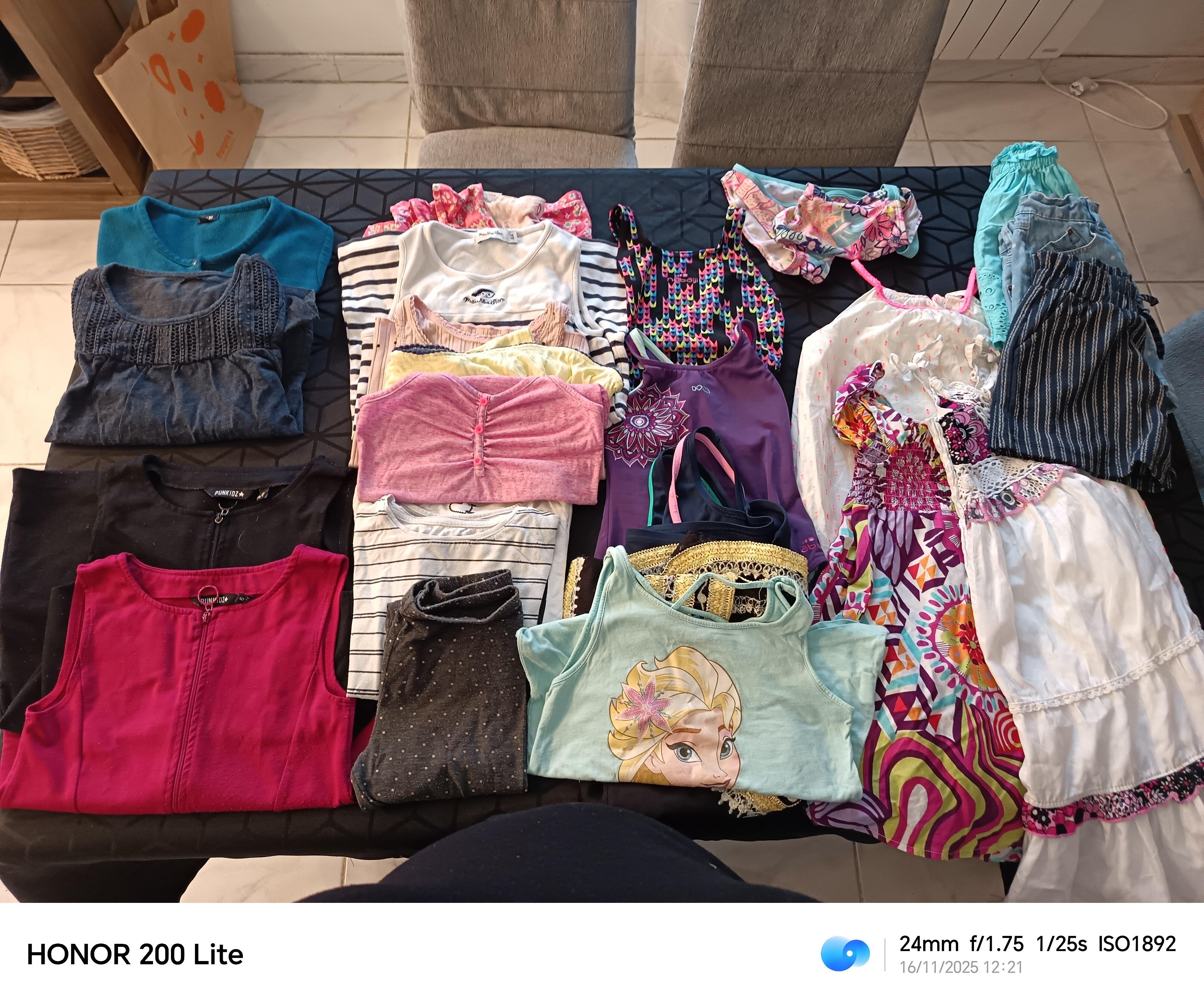 troc de troc lot vêtements taille 6 ans image 0