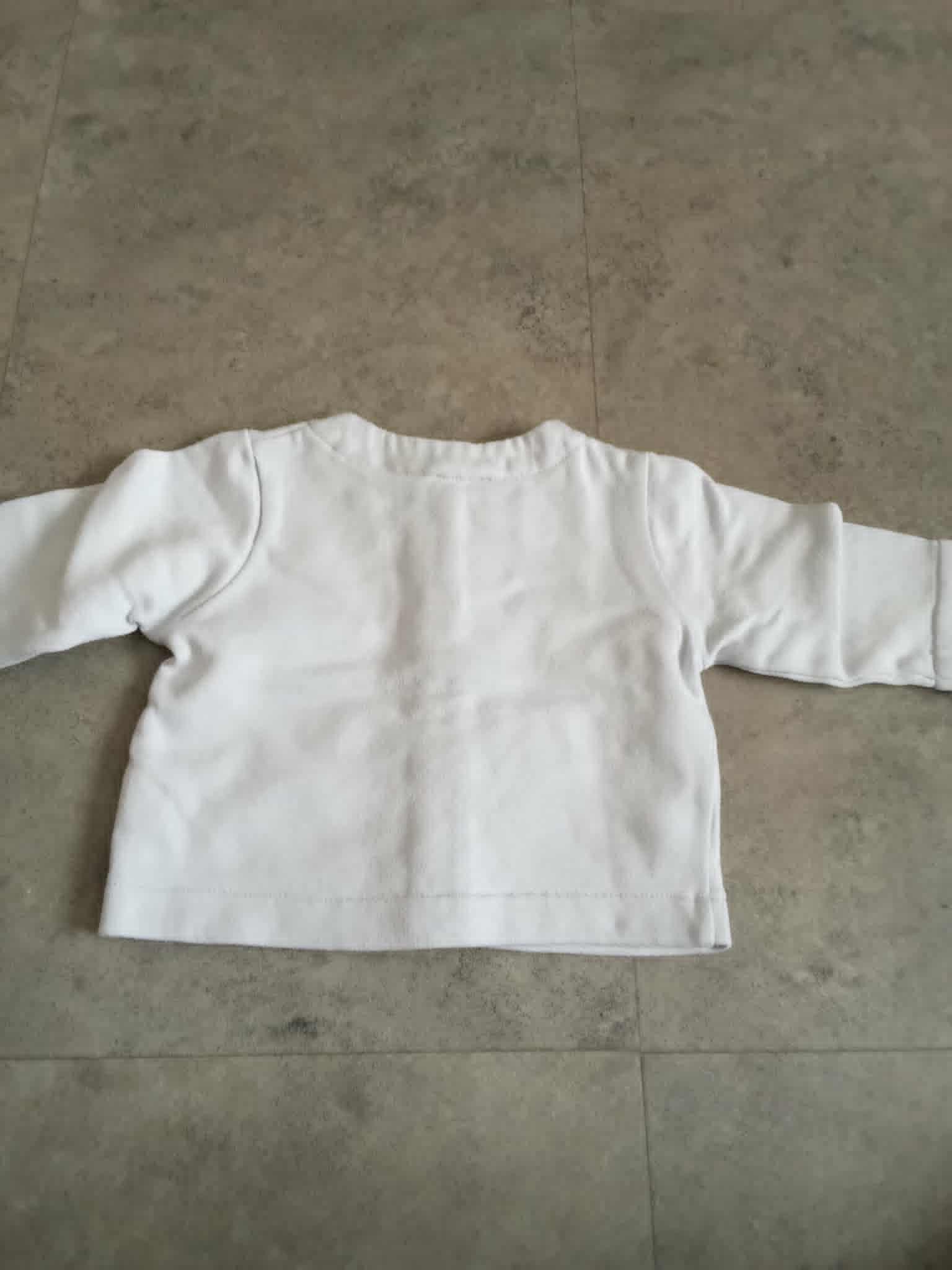 troc de troc petit gilet bleu ciel marque cyrillus  9 mois image 1