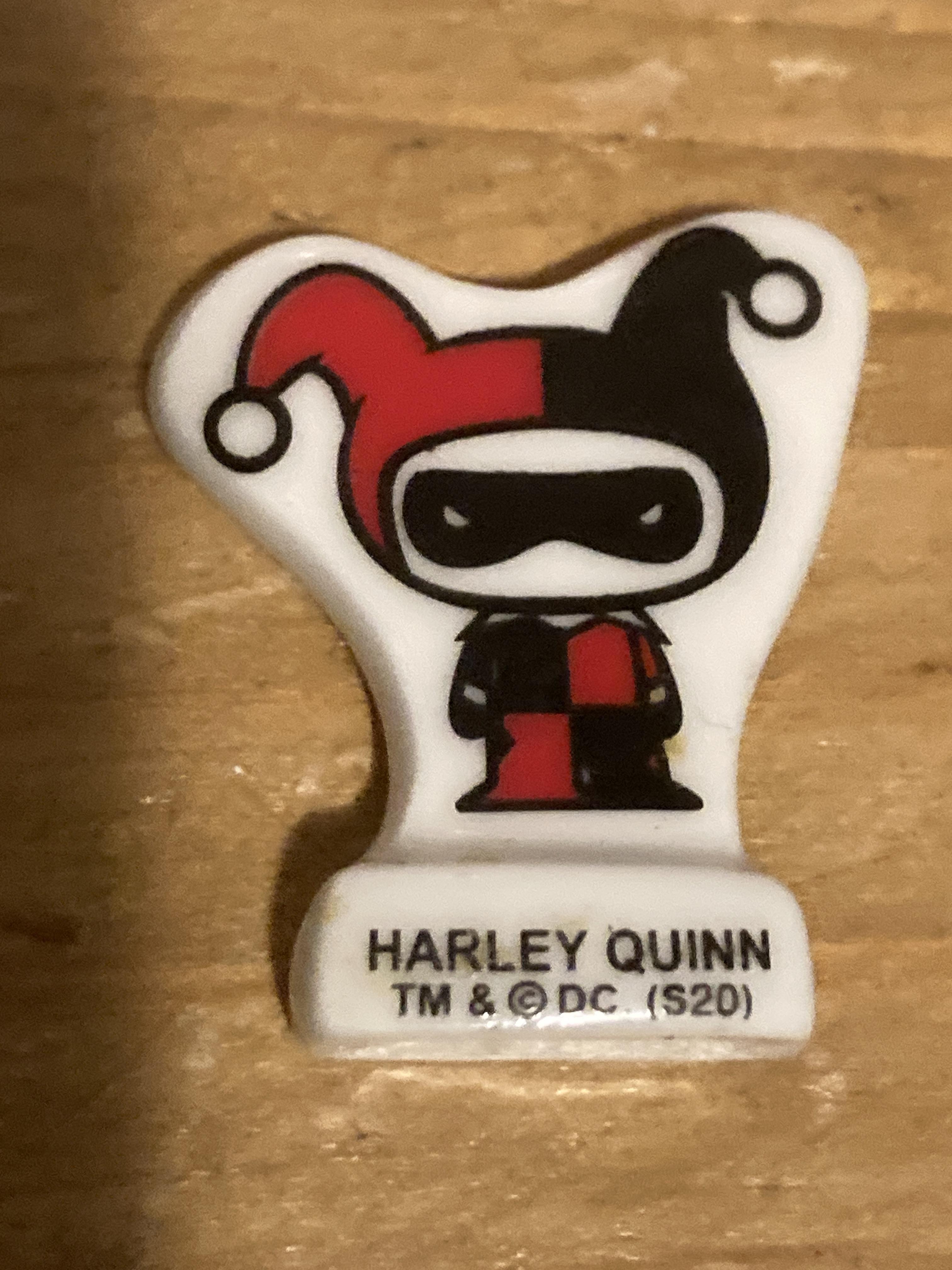 troc de troc fève harley quinn image 0