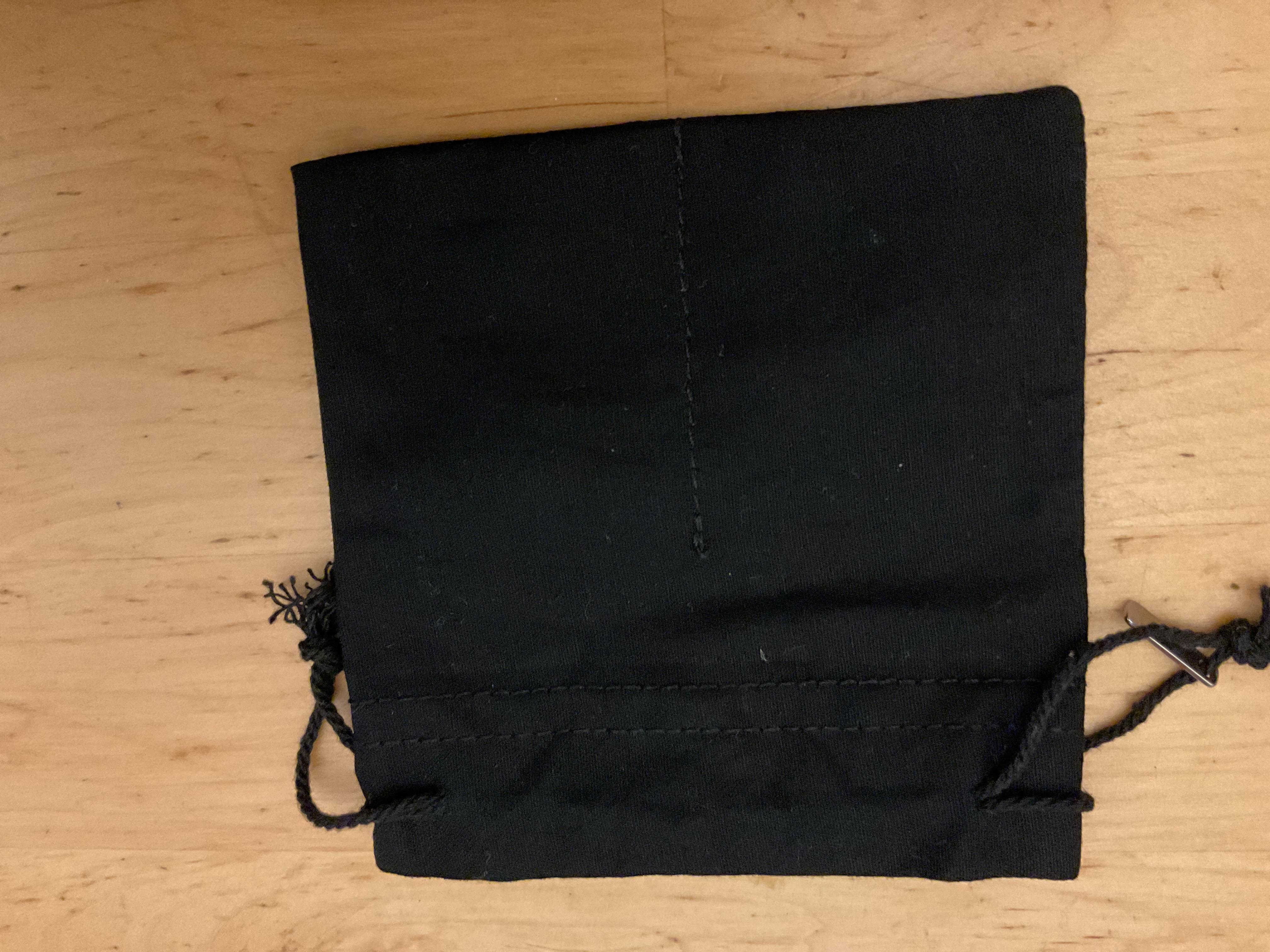troc de troc pochette en tissu noir image 1