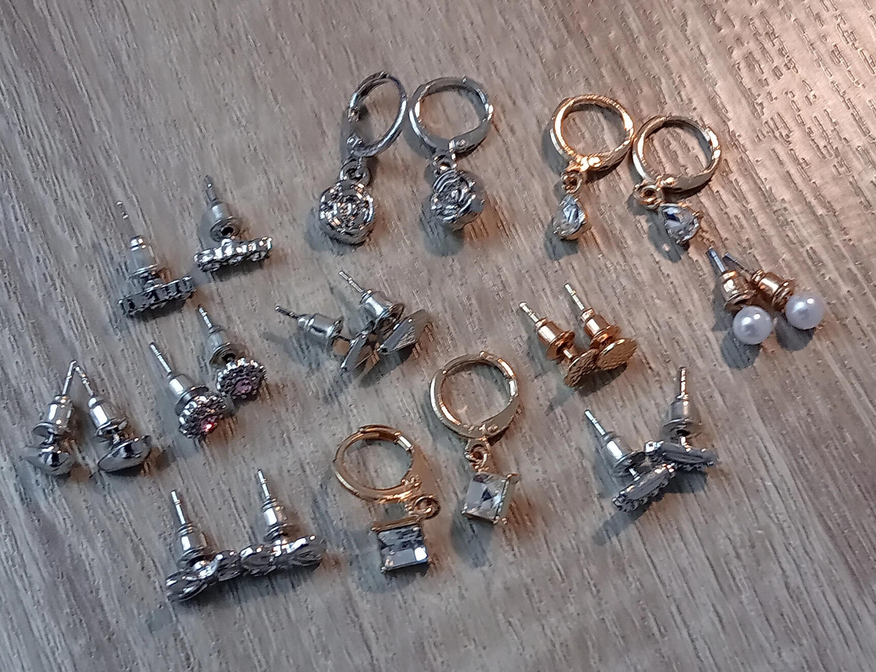 troc de troc reserver. lot de boucles d oreilles image 0