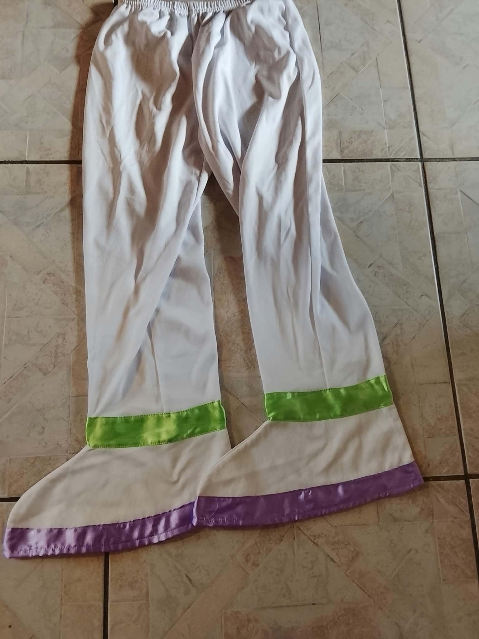 troc de troc pantalon buzz l'eclair disney 7/8 ans neuf image 0