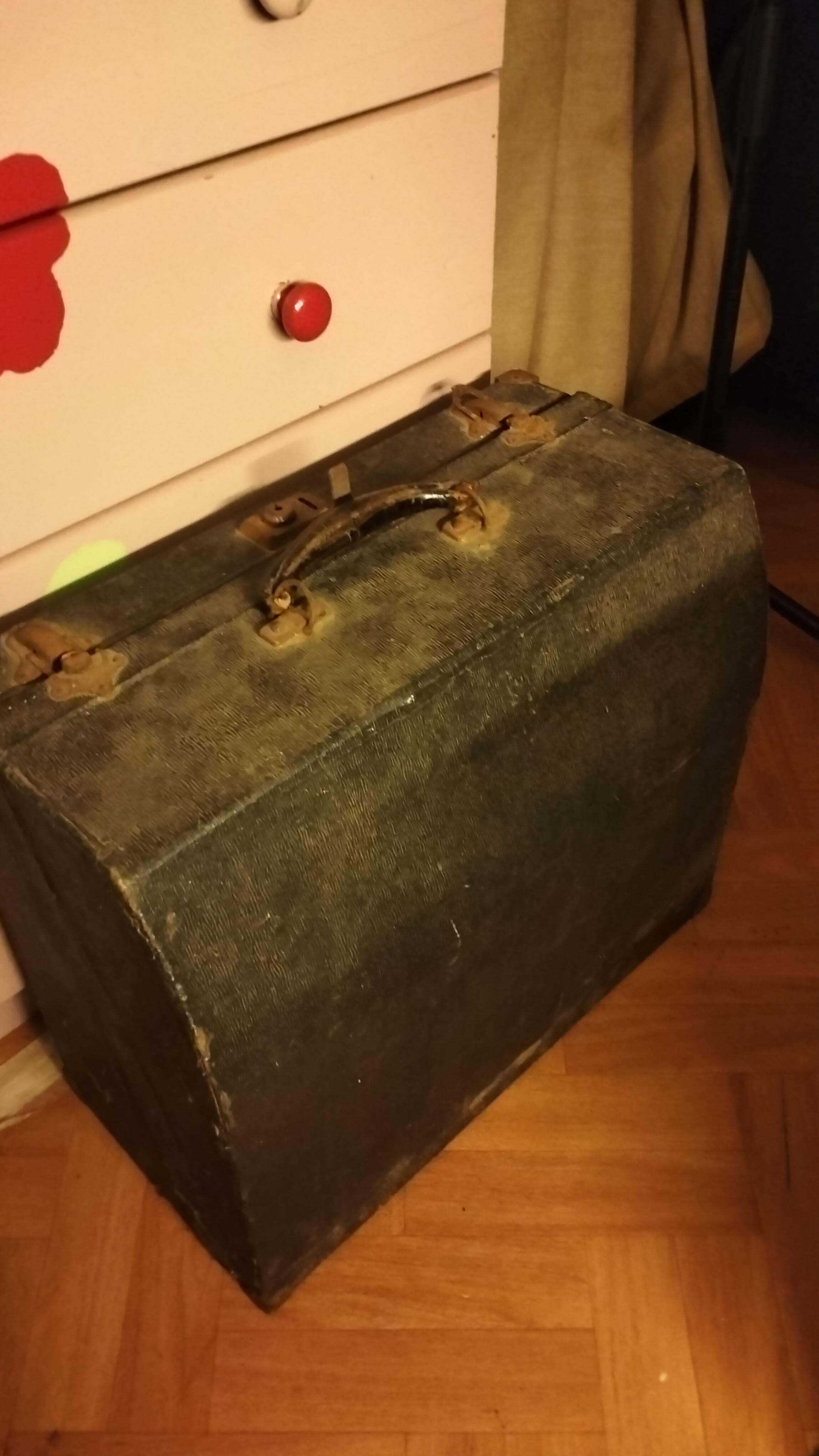 troc de troc mallette d’origine pour accordéon image 2