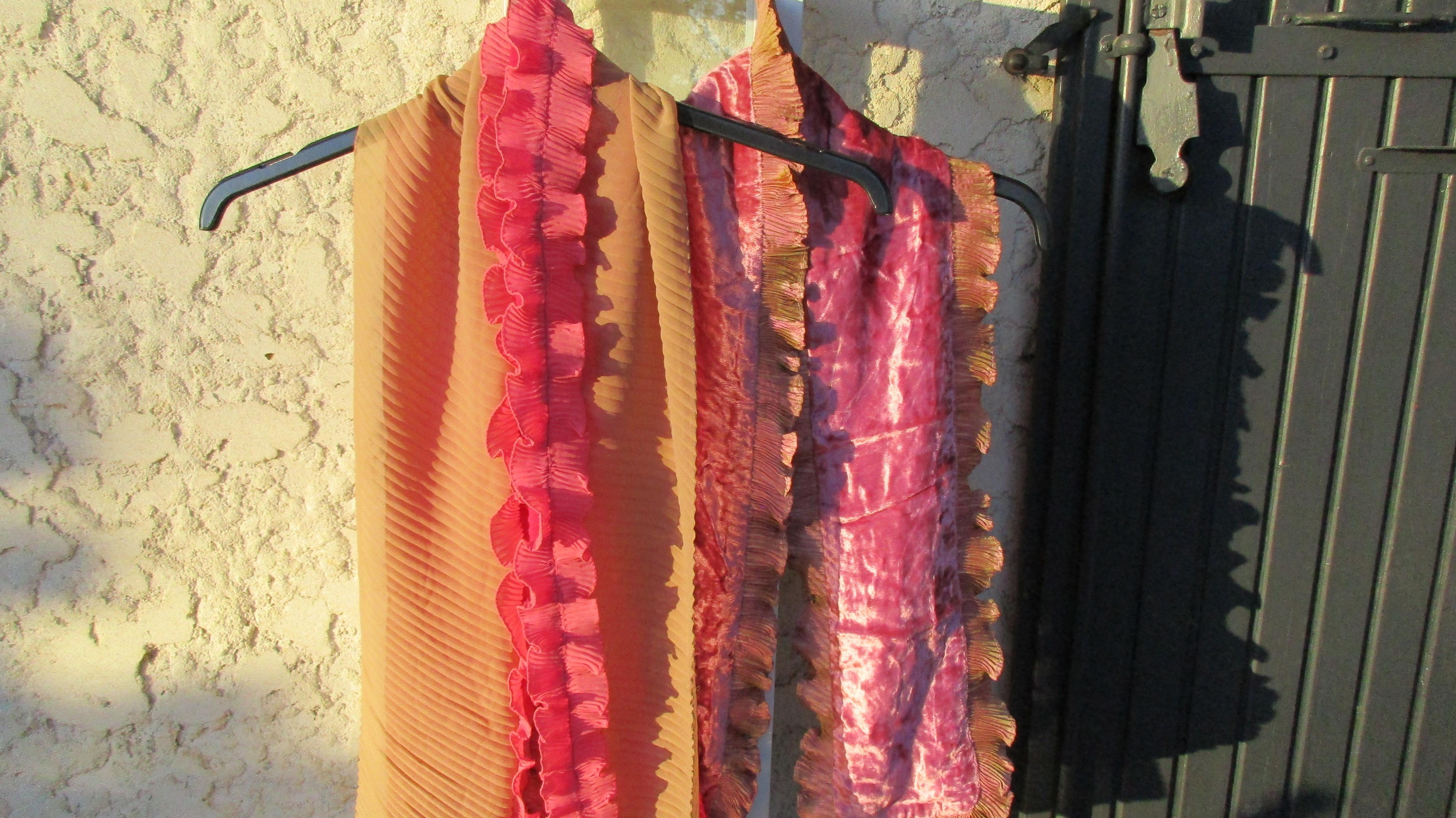 troc de troc 2 jolis foulards réversibles comme neufs image 1