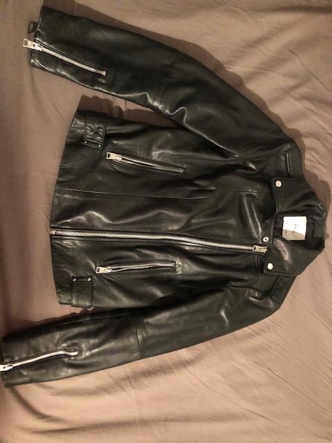 troc de troc blouson noir cuir d'agneau mango taille s très bon état image 0