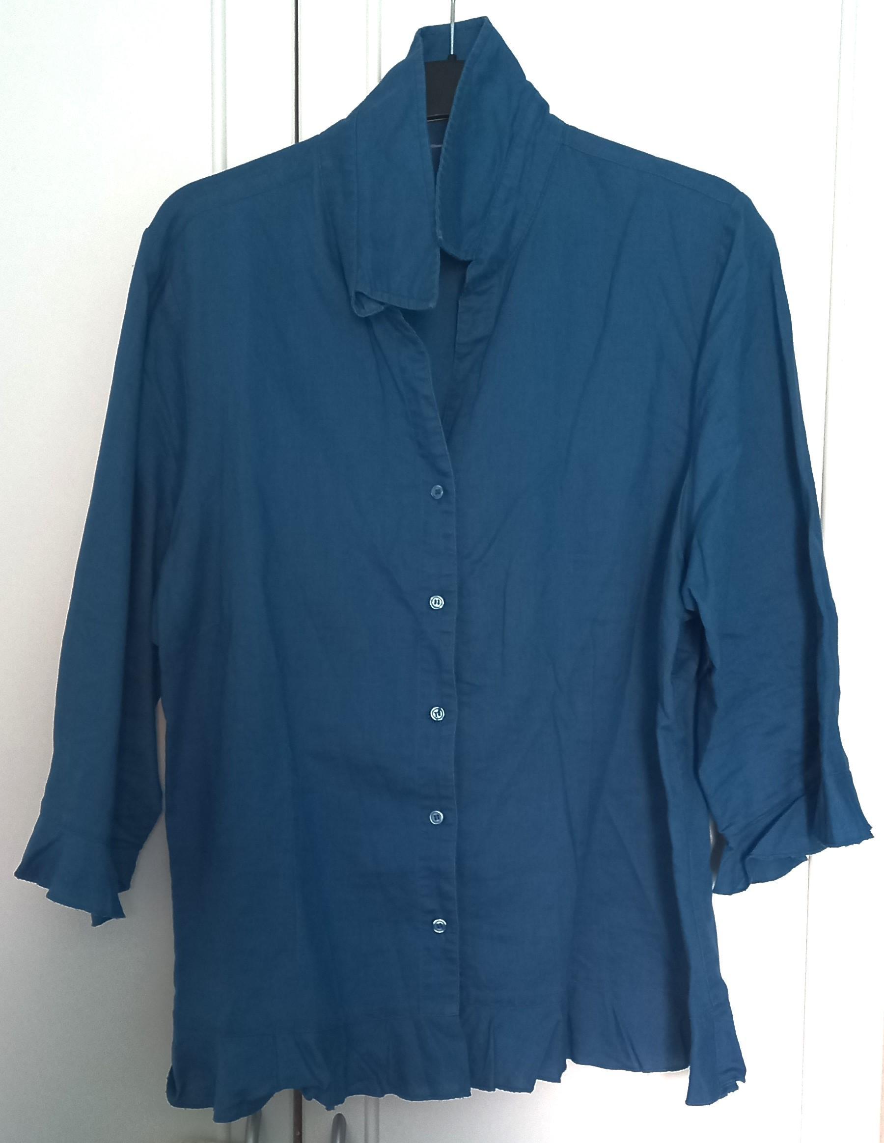 troc de troc chemise bleue. reservee. image 0