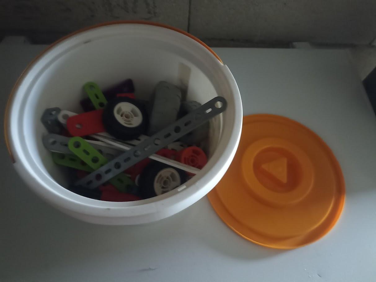 troc de troc seau meccano image 0