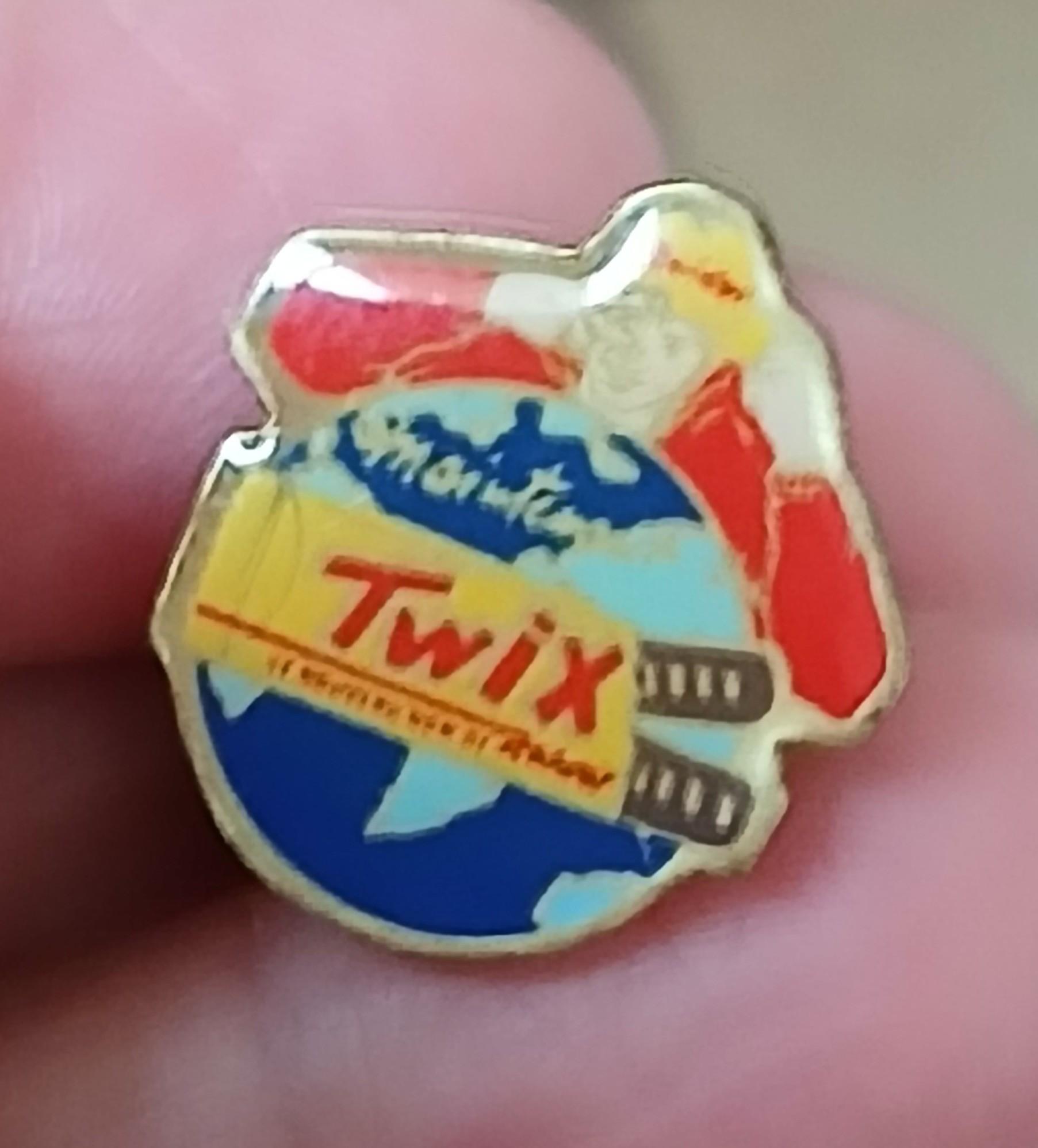 troc de troc reserver  pins ' twik ' image 1