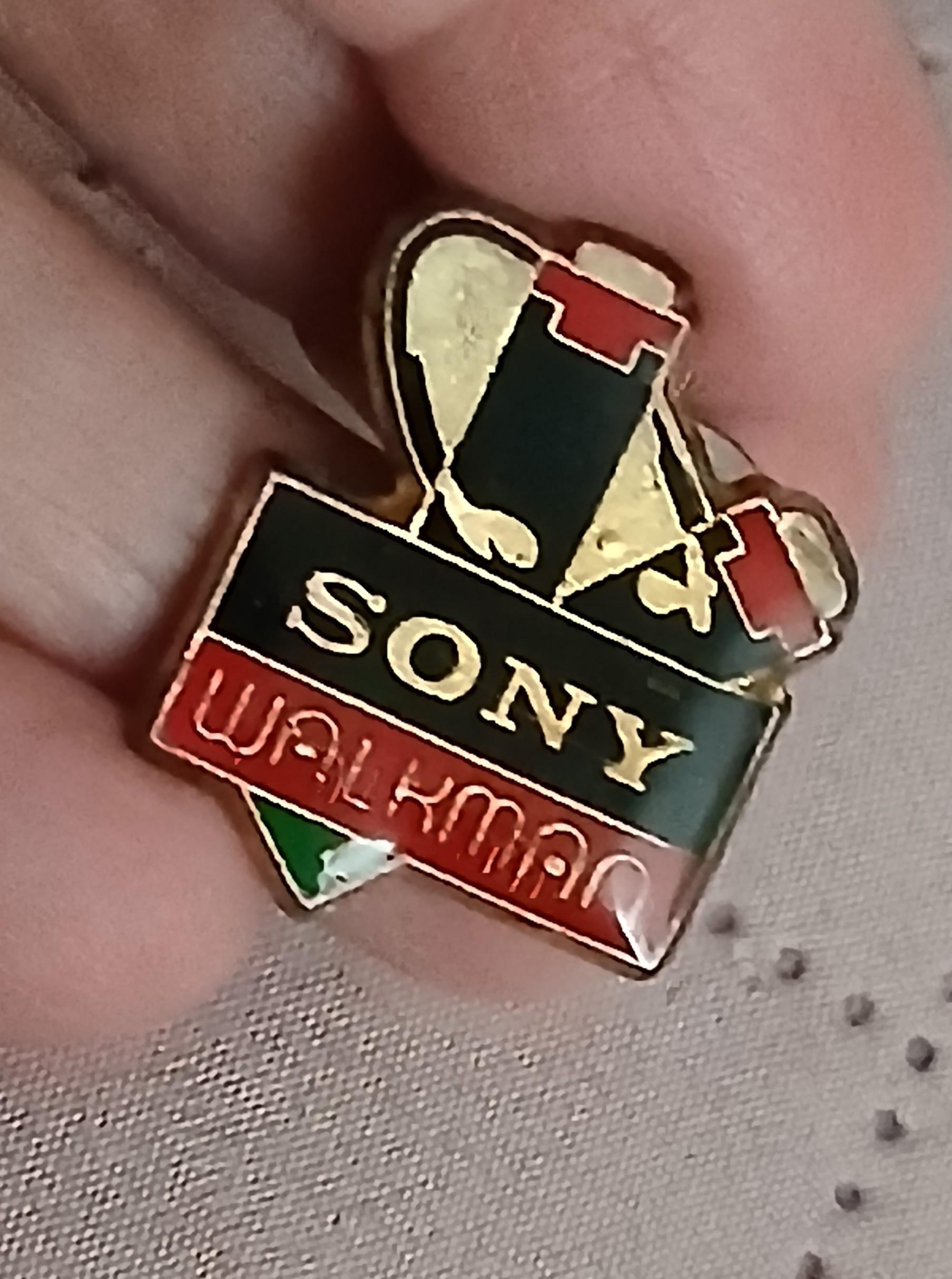 troc de troc reserver. un pins 'sony ' image 0