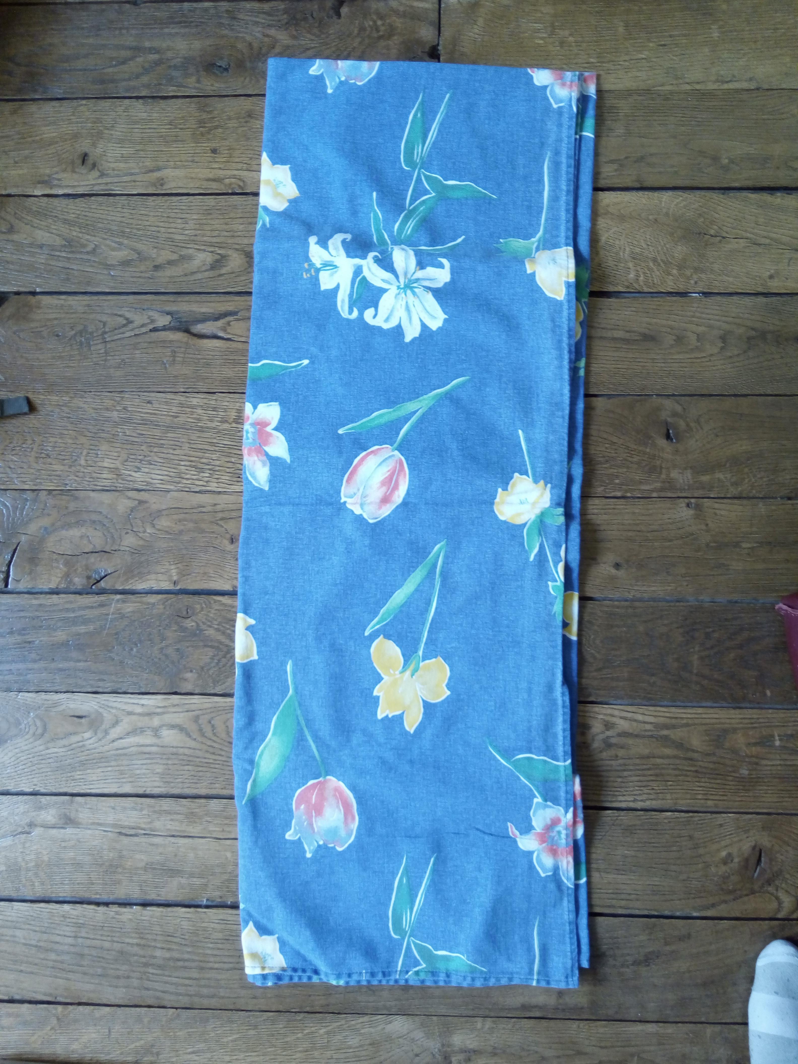 troc de troc nappe d'occasion image 0