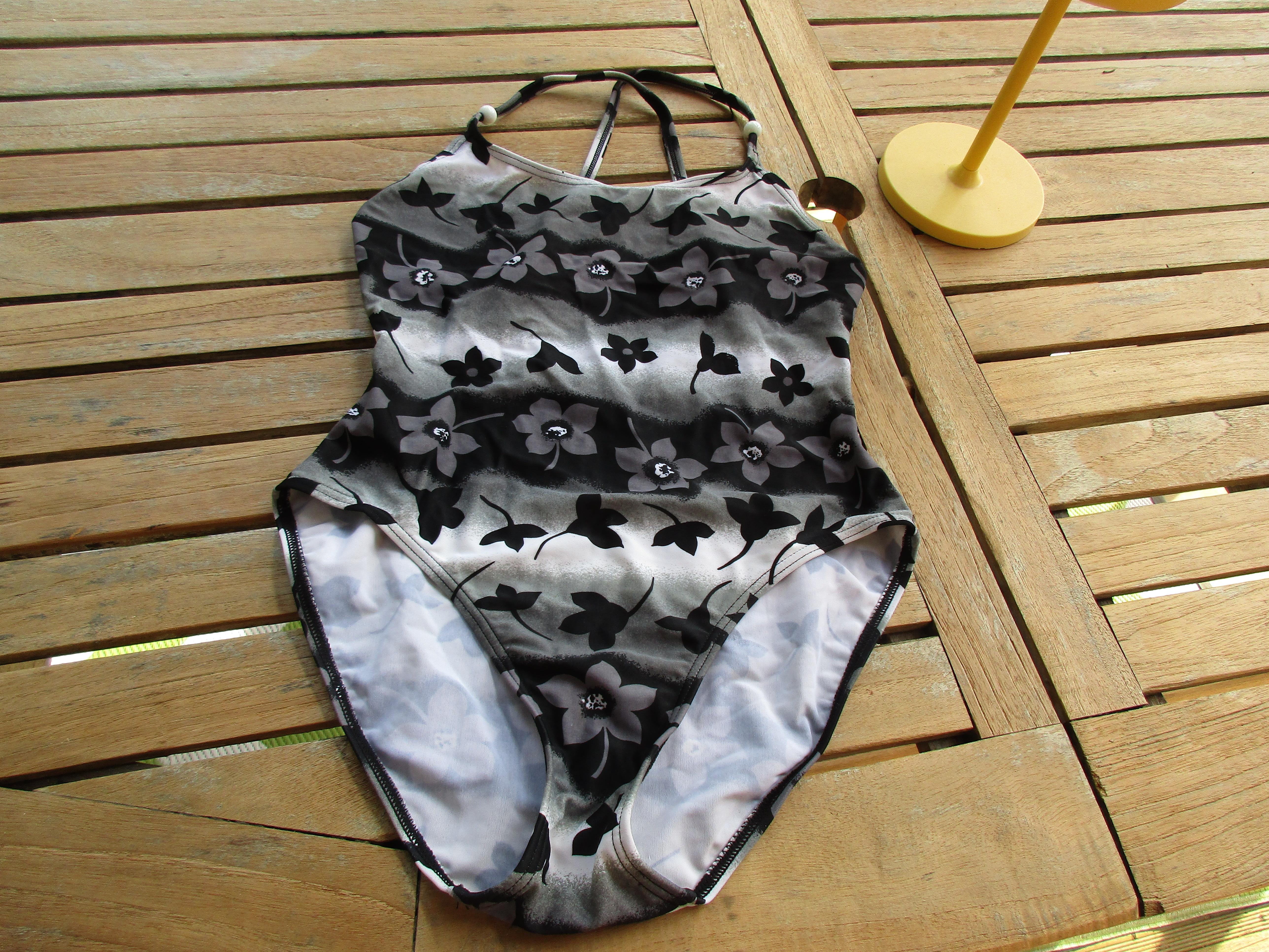 troc de troc réservé,maillot de bain 1 piéce tbé image 0
