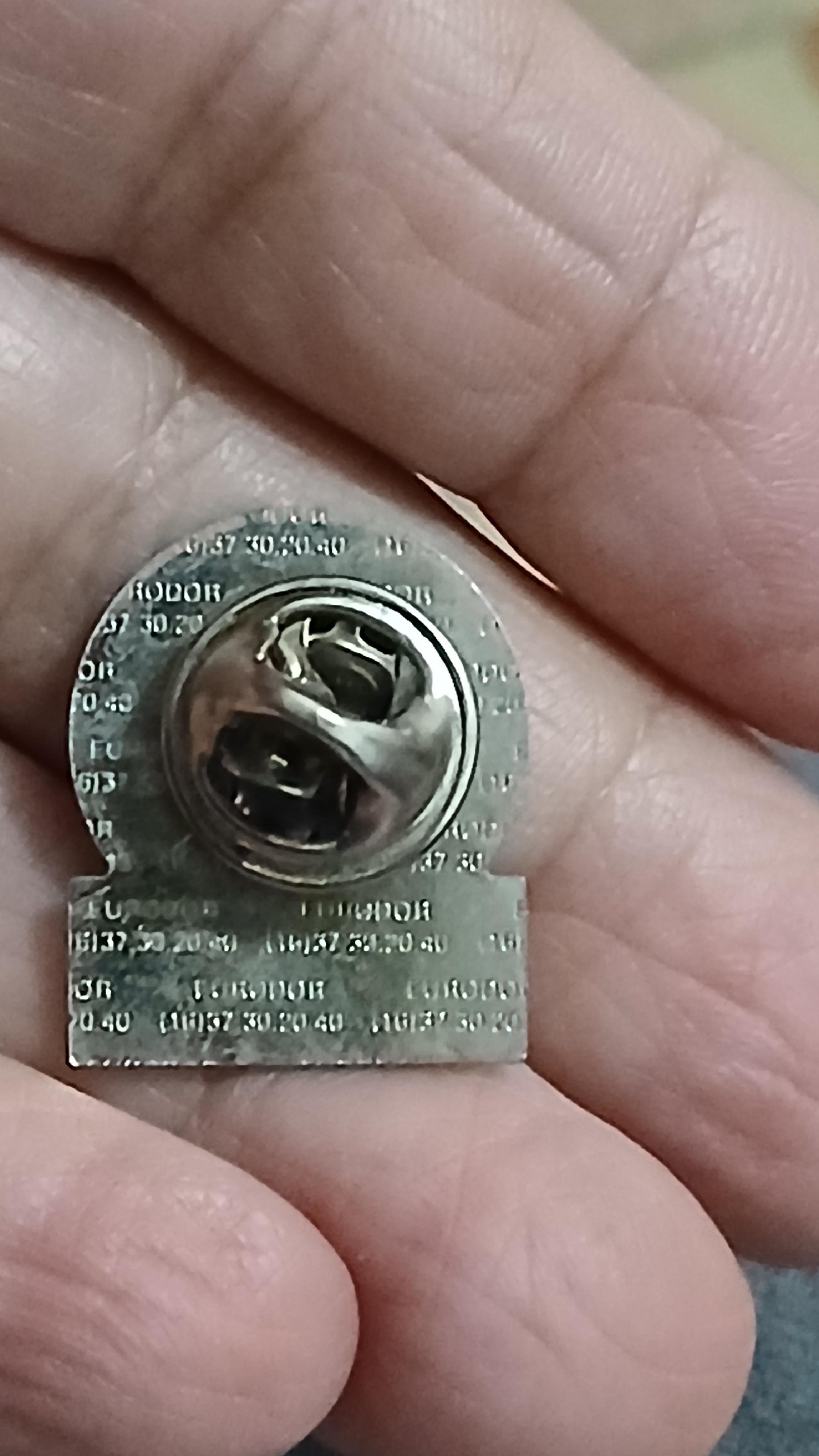 troc de troc un pins image 1