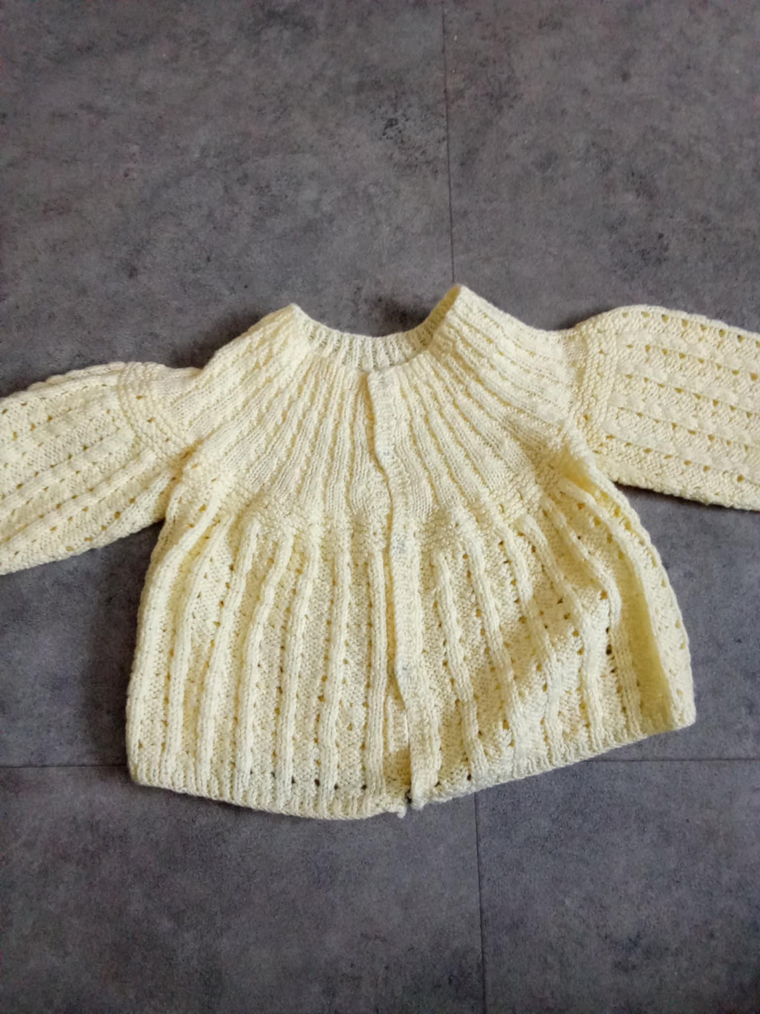 troc de troc brassiere jaune pale 1/3 mois laine fin main image 2