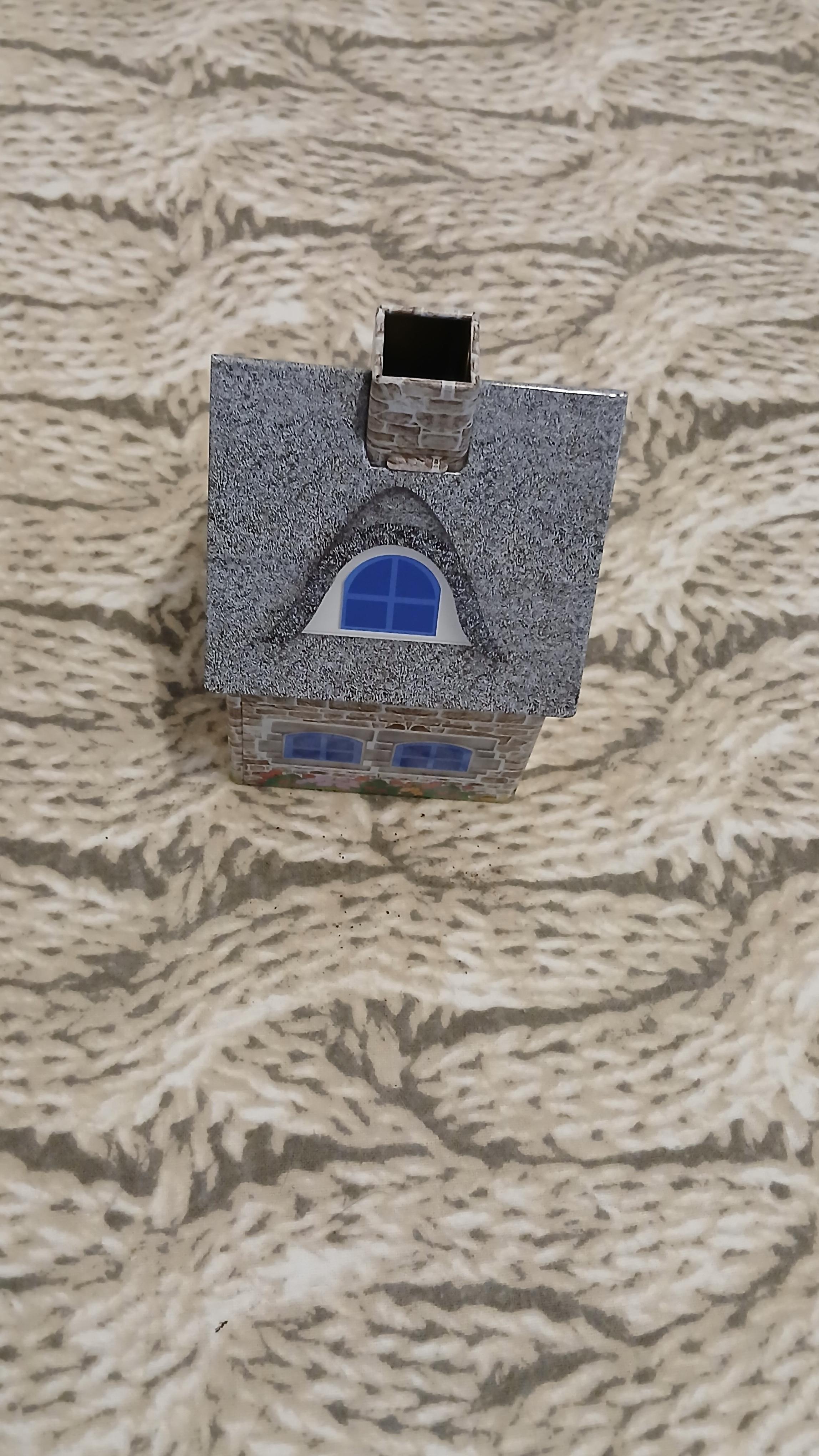 troc de troc reserver celestine  boîte en fer image 0