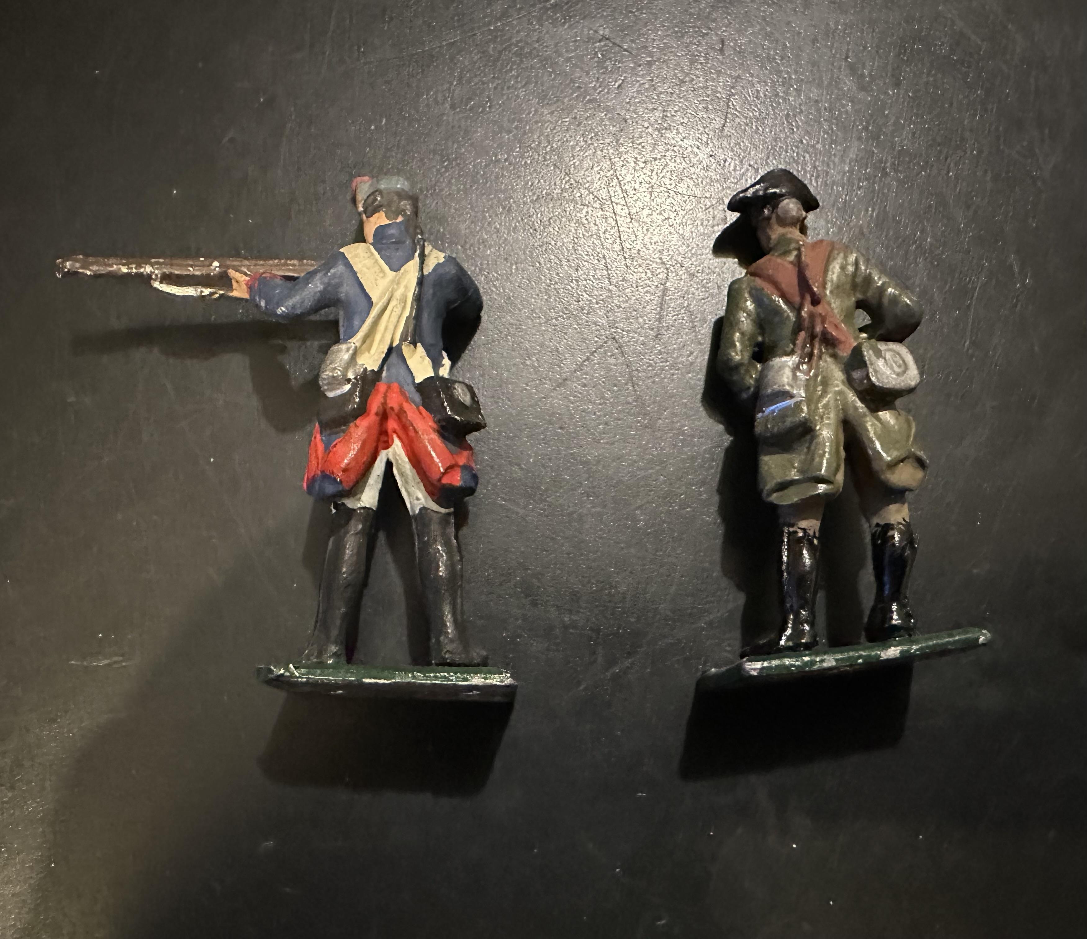 troc de troc 2 soldats de plomb anciens image 1