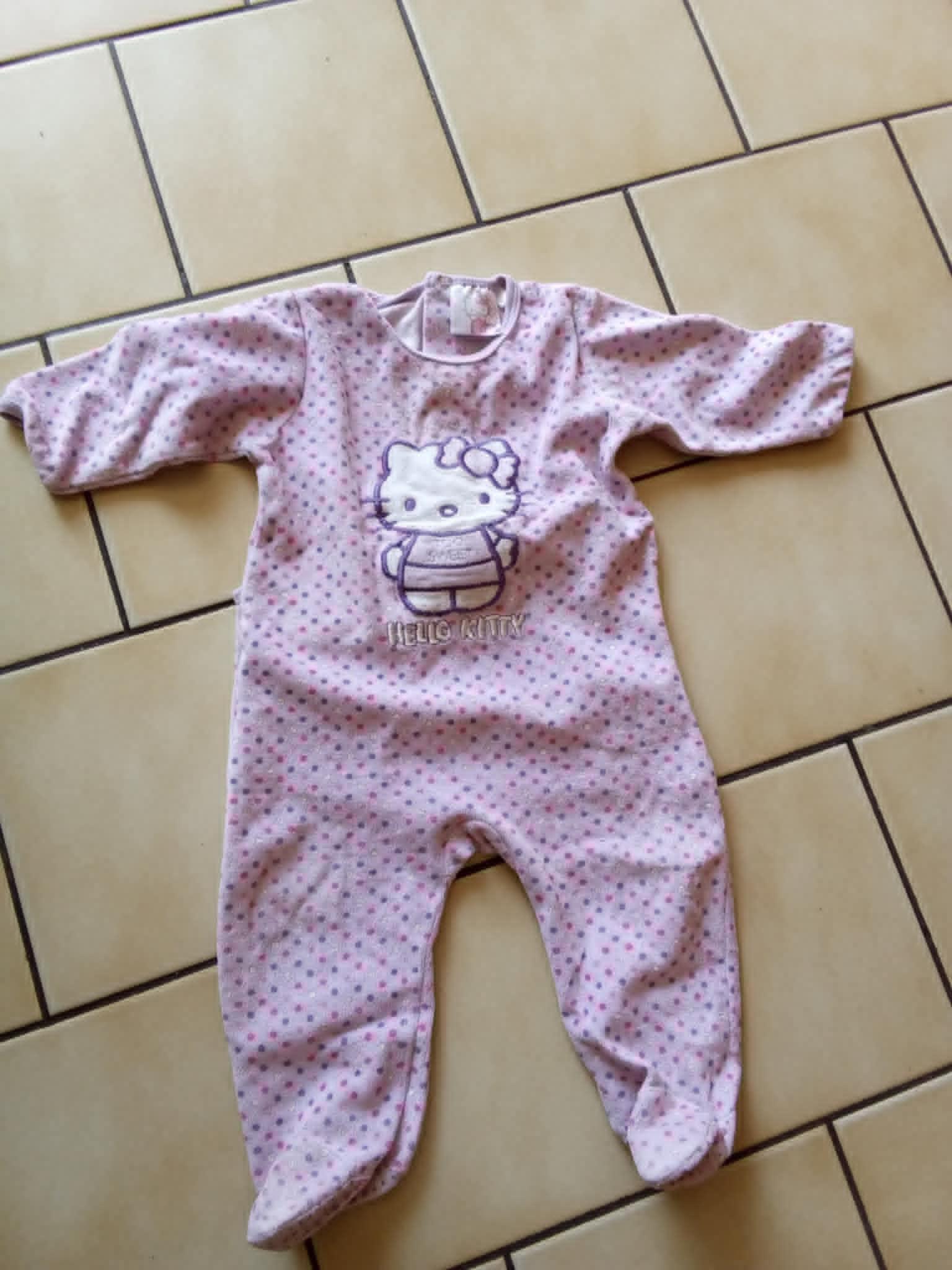 troc de troc °pyjama 6 mois hello  kitty mauve petit pois image 0