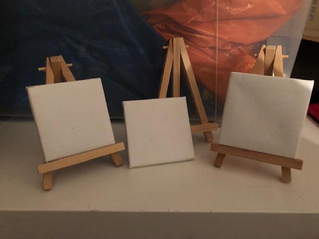 troc de troc pour sissi : 3 chevalets bois + toiles miniatures image 0