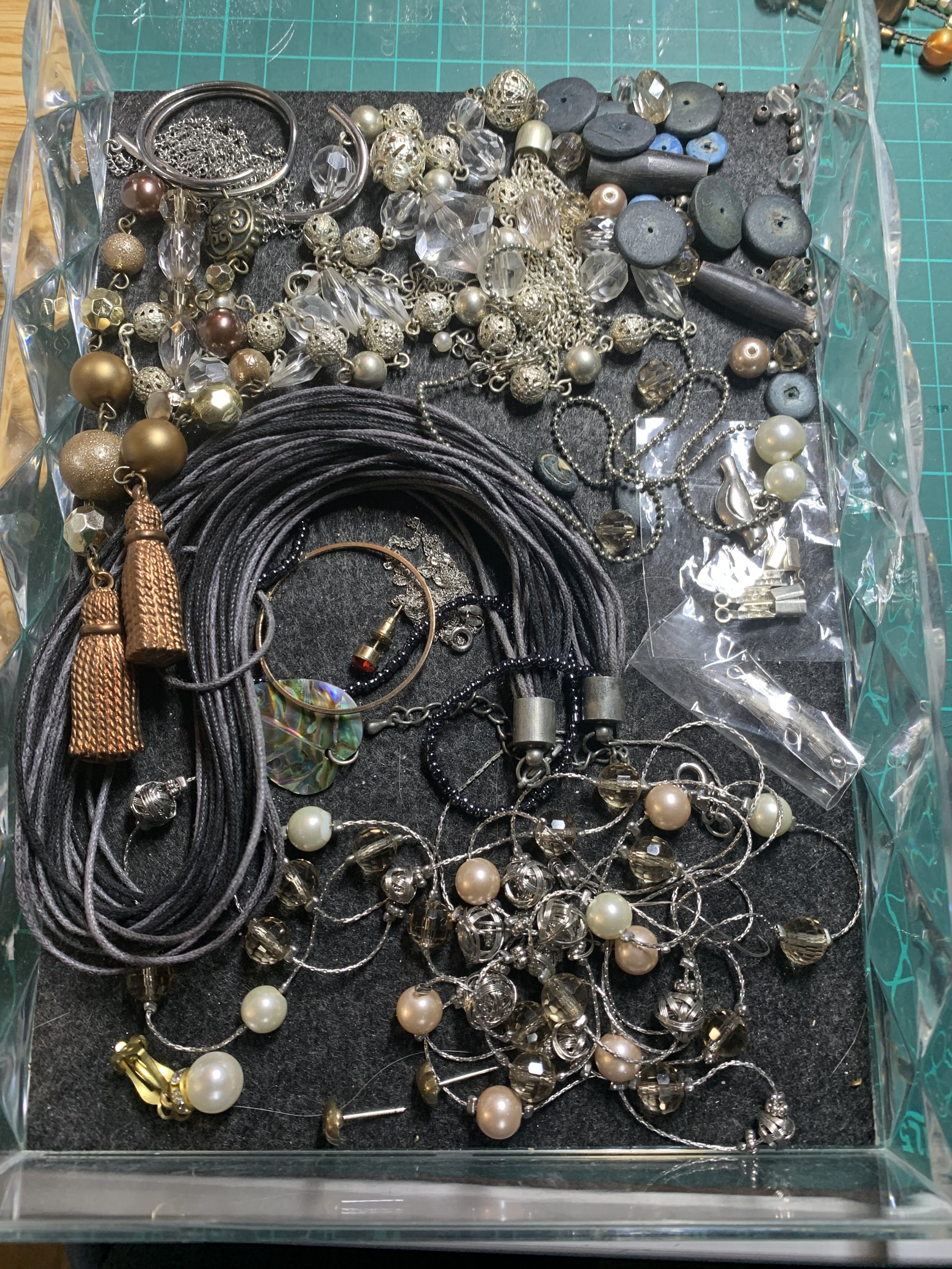 troc de troc pour créer des bijoux, collier vintage ou cassés image 0