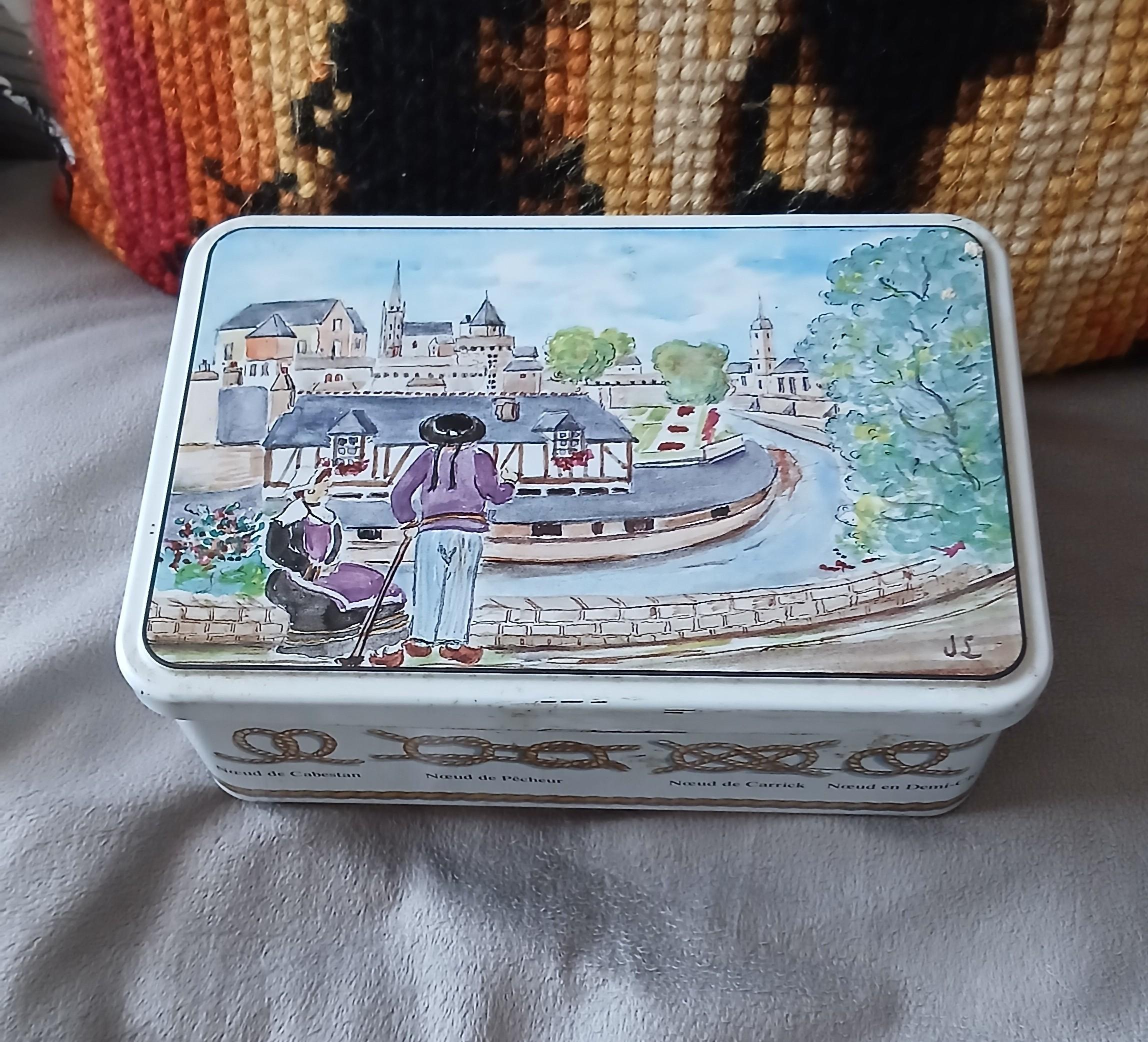 troc de troc reserver aventure. boîte en fer image 0