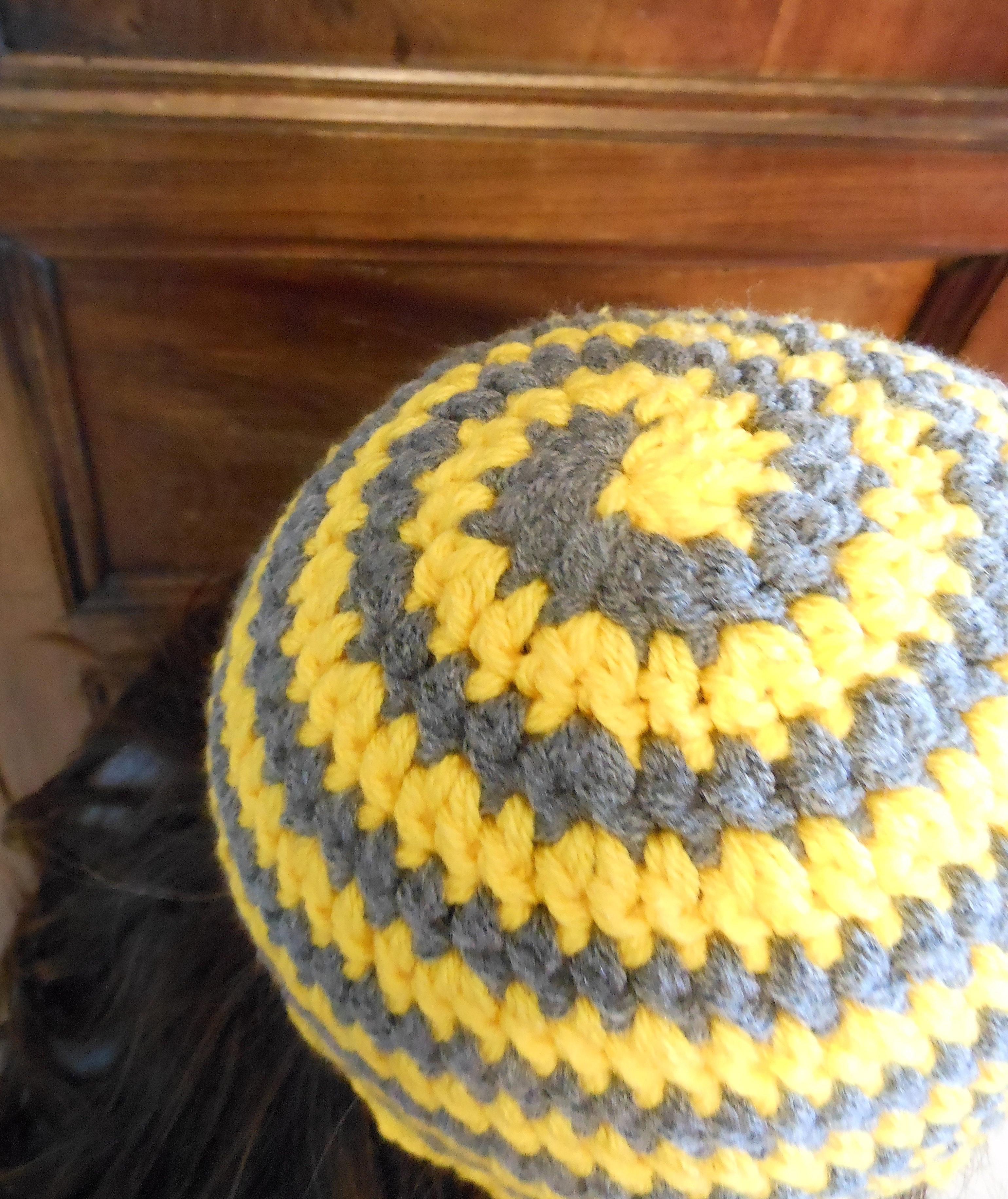 troc de troc bonnet spiralé jaune-gris image 0
