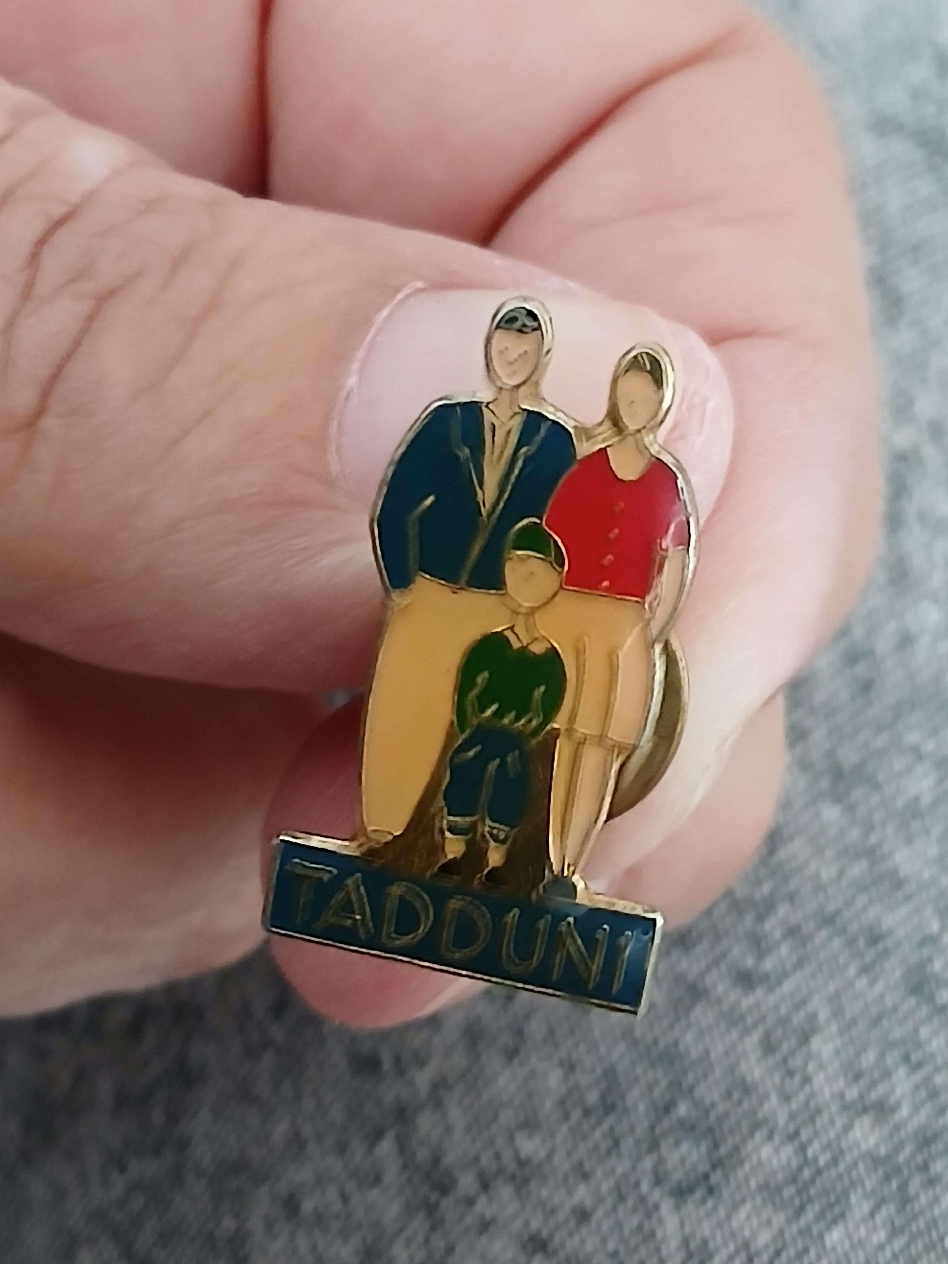 troc de troc reserver. gigi un pins image 1