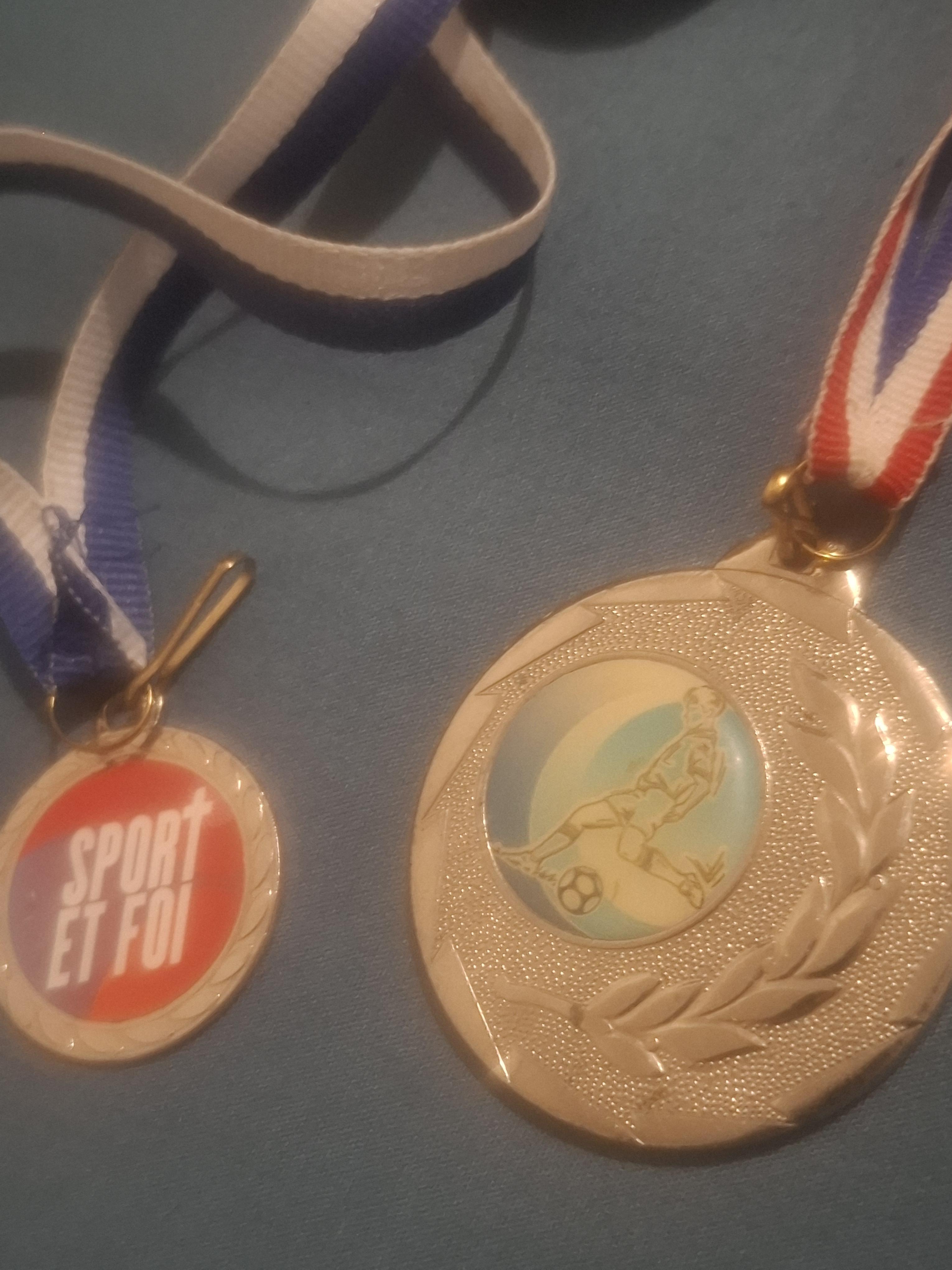 troc de troc lot 2 medailles image 0