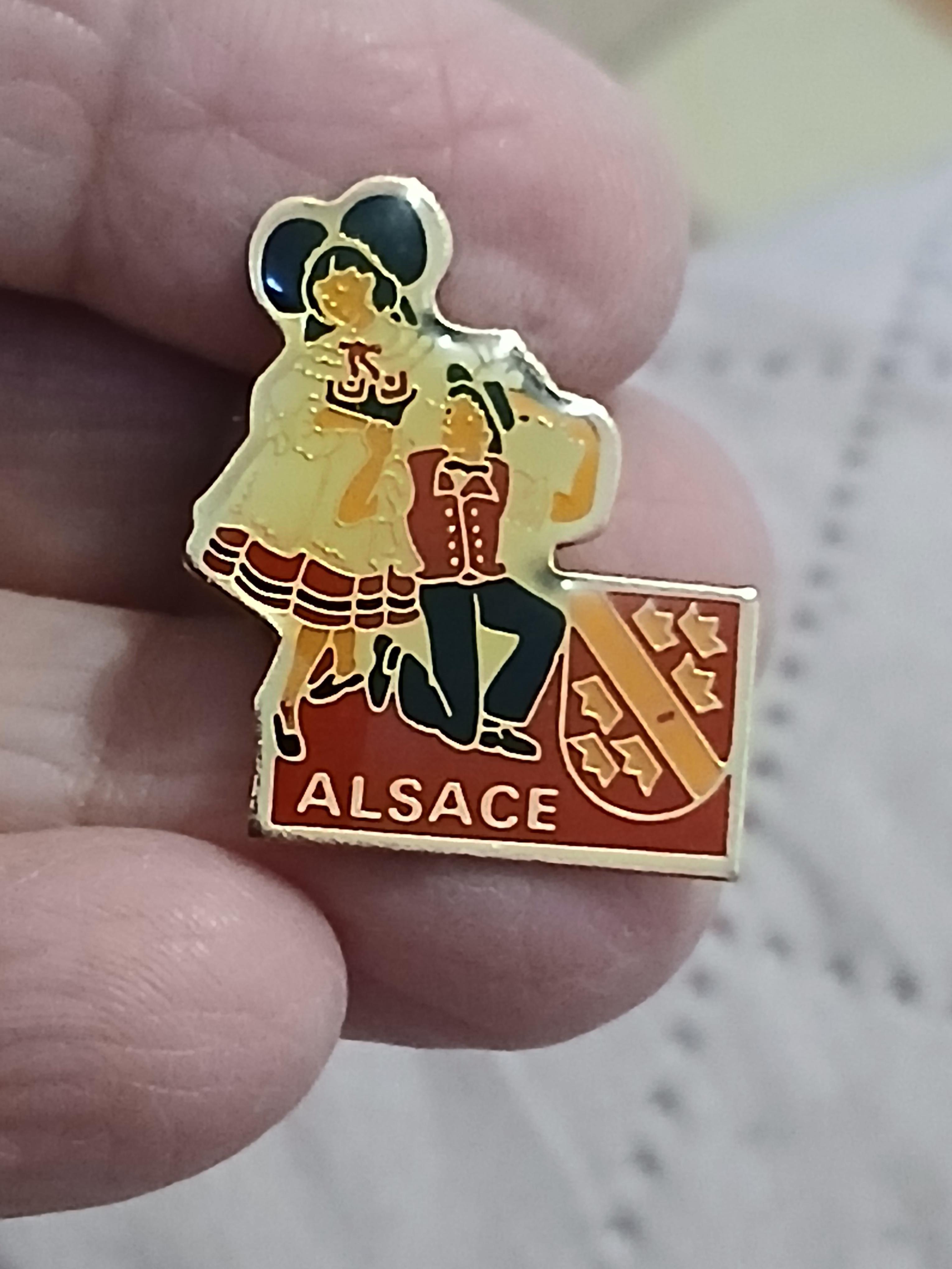 troc de troc reserver sophie un pins image 0