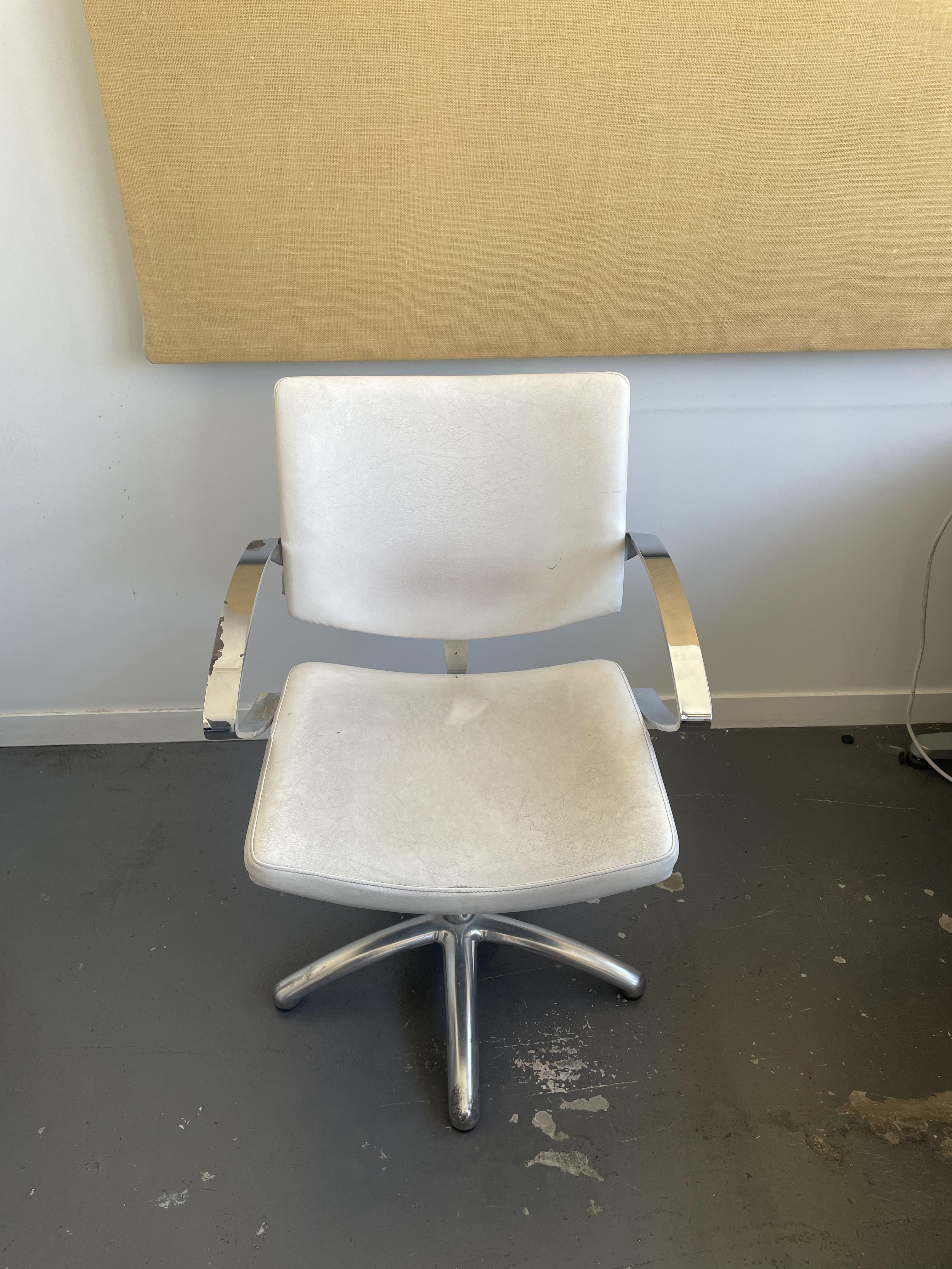 troc de troc chaise de coiffeur fixe image 0