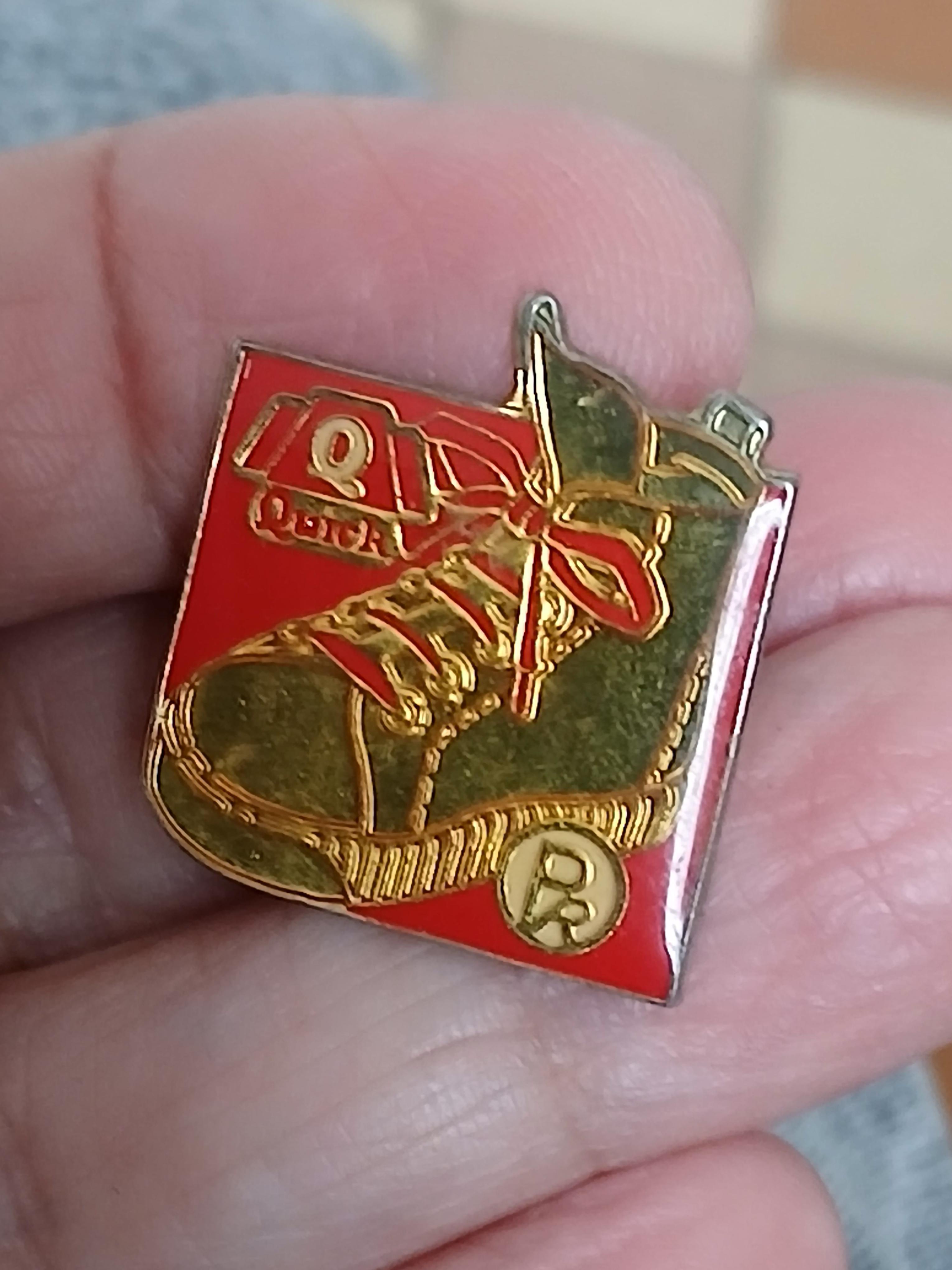 troc de troc reserver sophie  un pins image 0