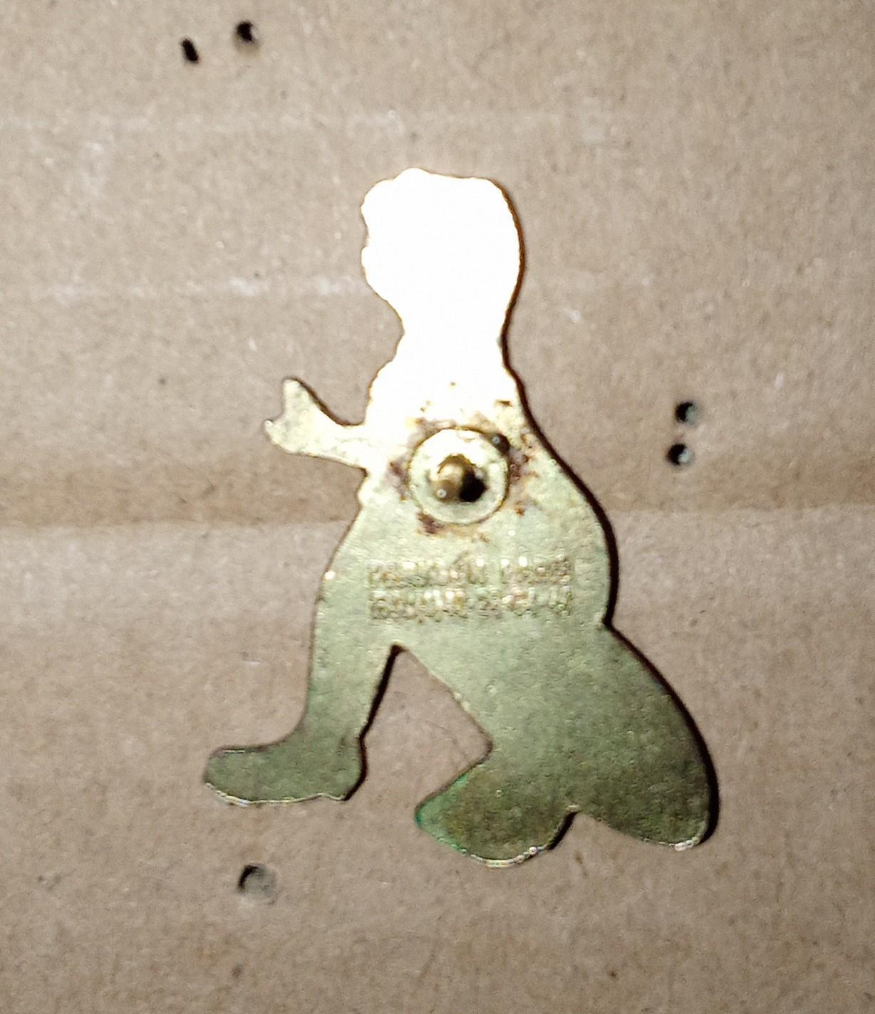 troc de troc pin's avec attache réserver fidjy image 1