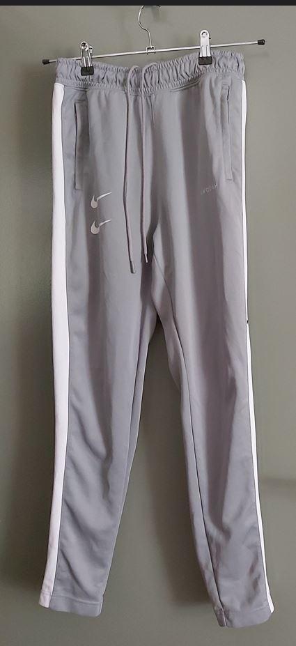troc de troc pantalon de survêtement nike mcmlxxii, taille s image 1
