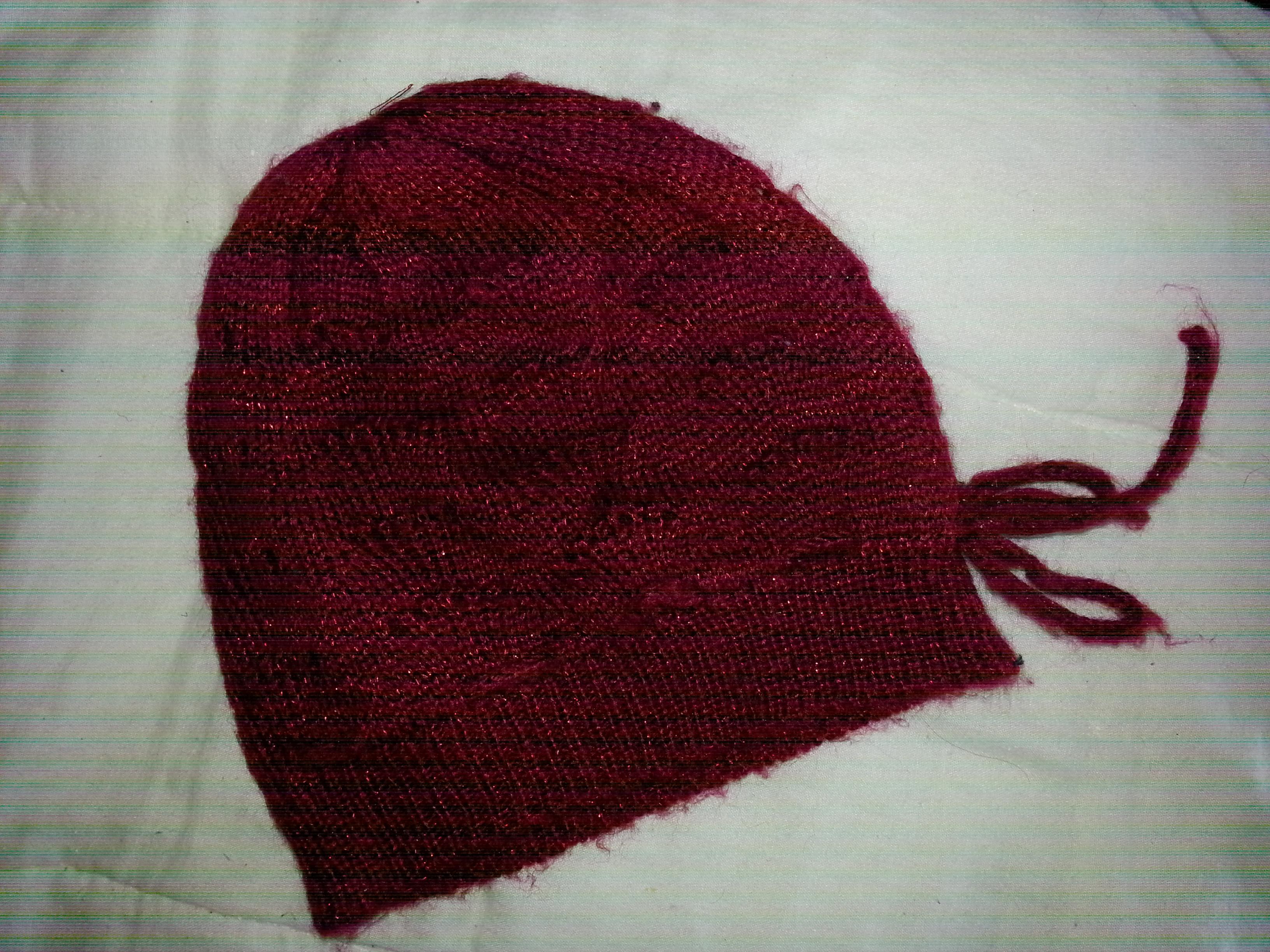 troc de troc bonnet rouge carmin avec fil brillant taille 57 image 1