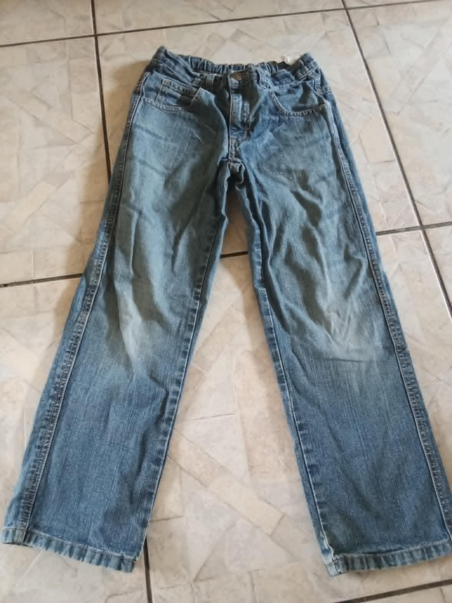 troc de troc jeans 8 ans etat convenable lavé mais pas repassé port compris image 0
