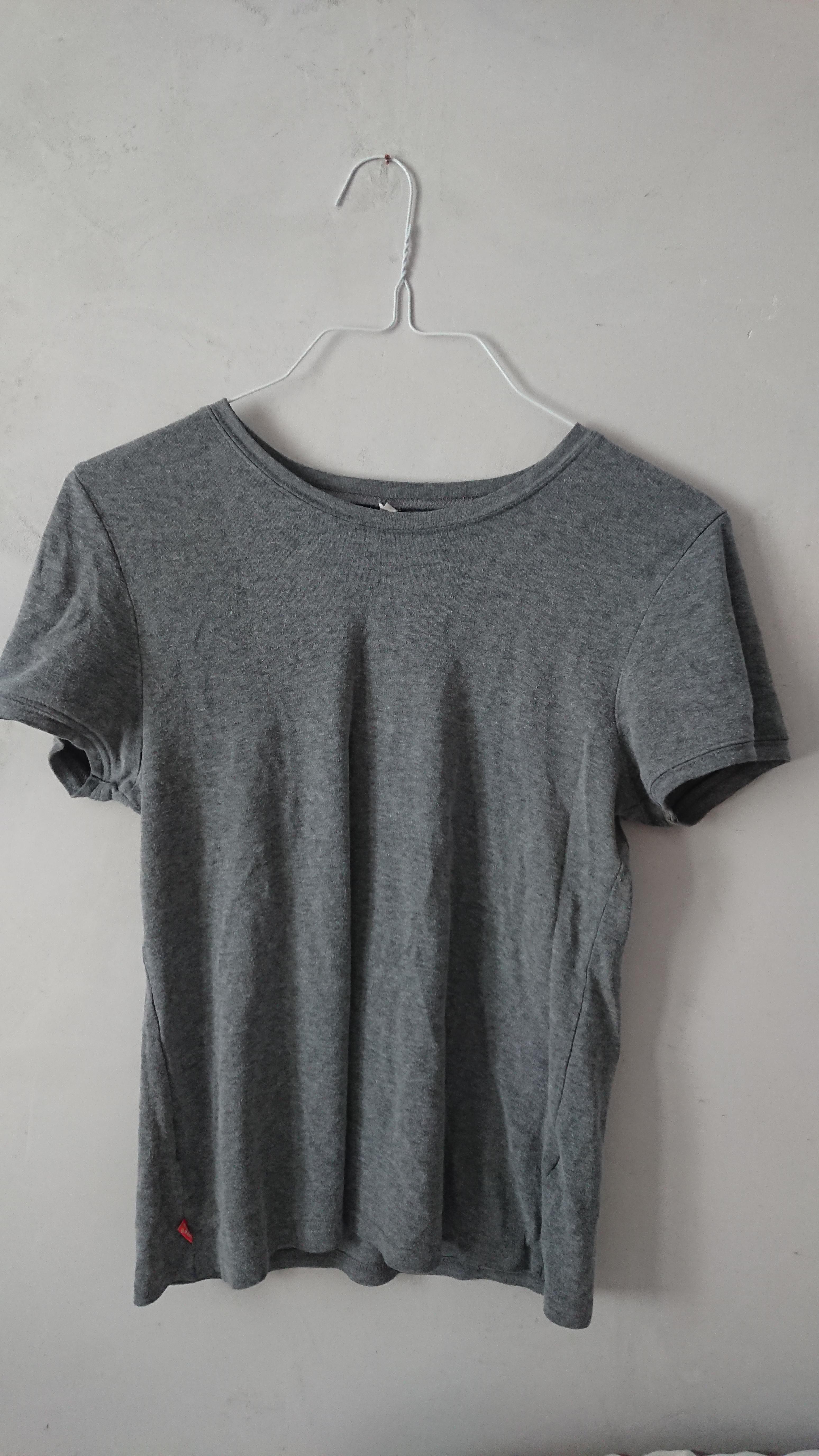 troc de troc t-shirt gris taille 40 image 0